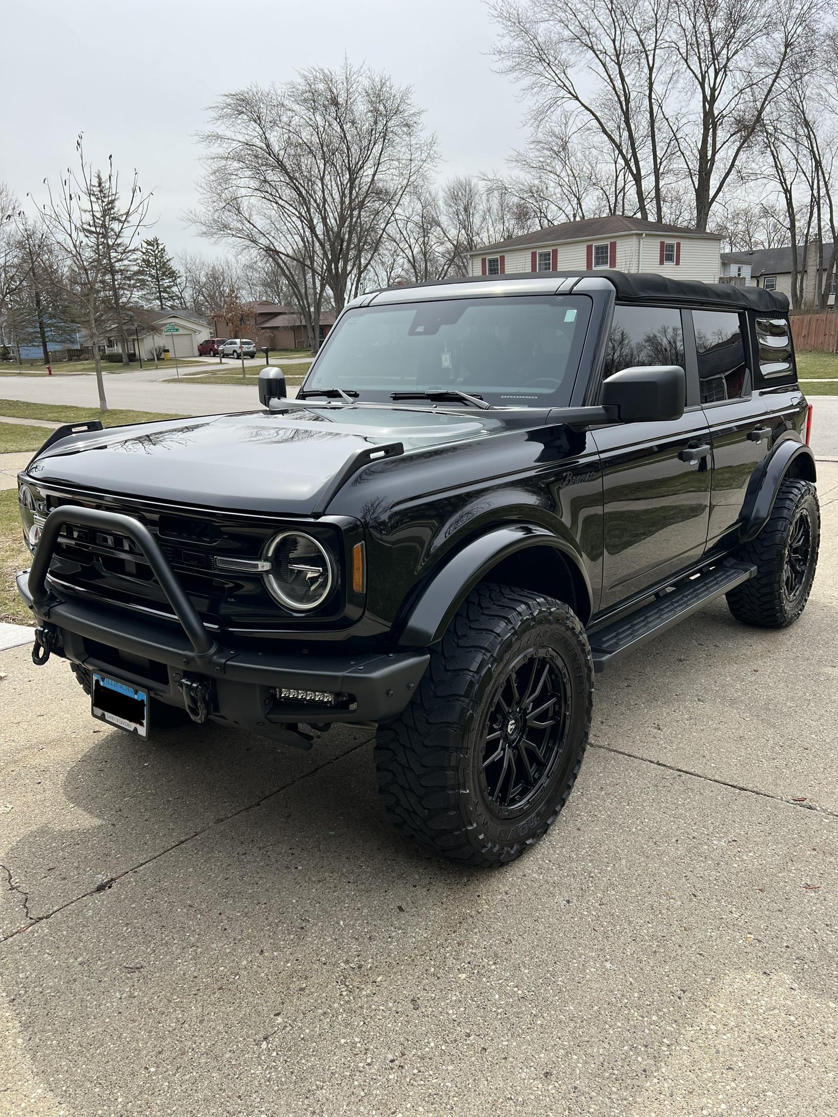Ford Bronco Painted fender flares and grill gloss black D0577FFF-1B79-4025-861C-4D30E5C86CAE