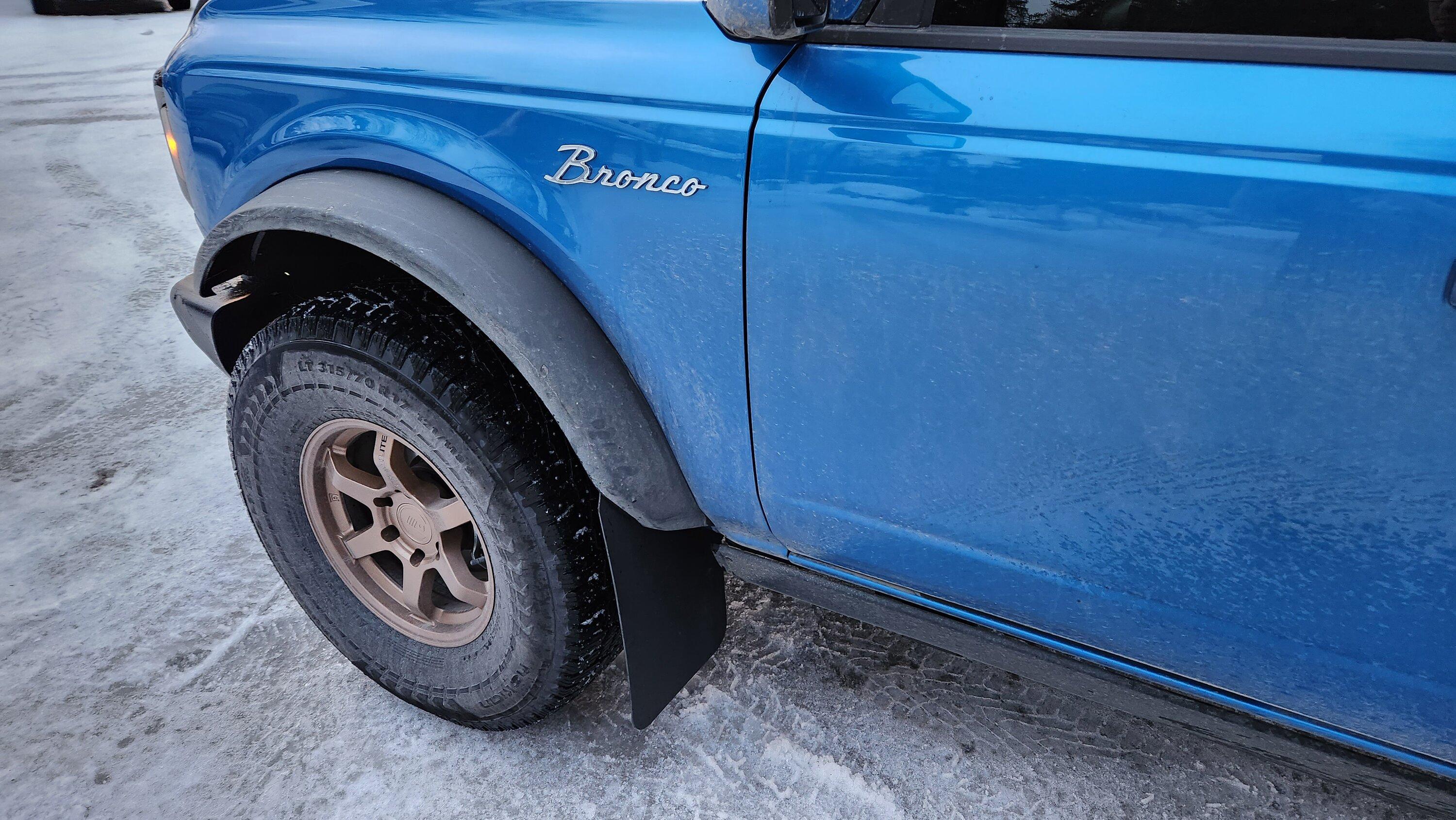 Ford Bronco GoRhino E1 Electric Steps installed 20230328_202134