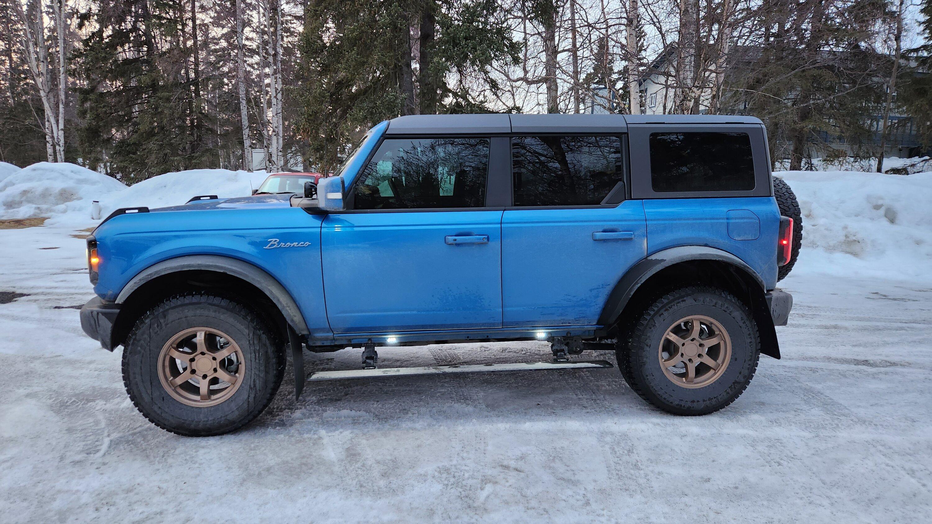 Ford Bronco GoRhino E1 Electric Steps installed 20230328_202410