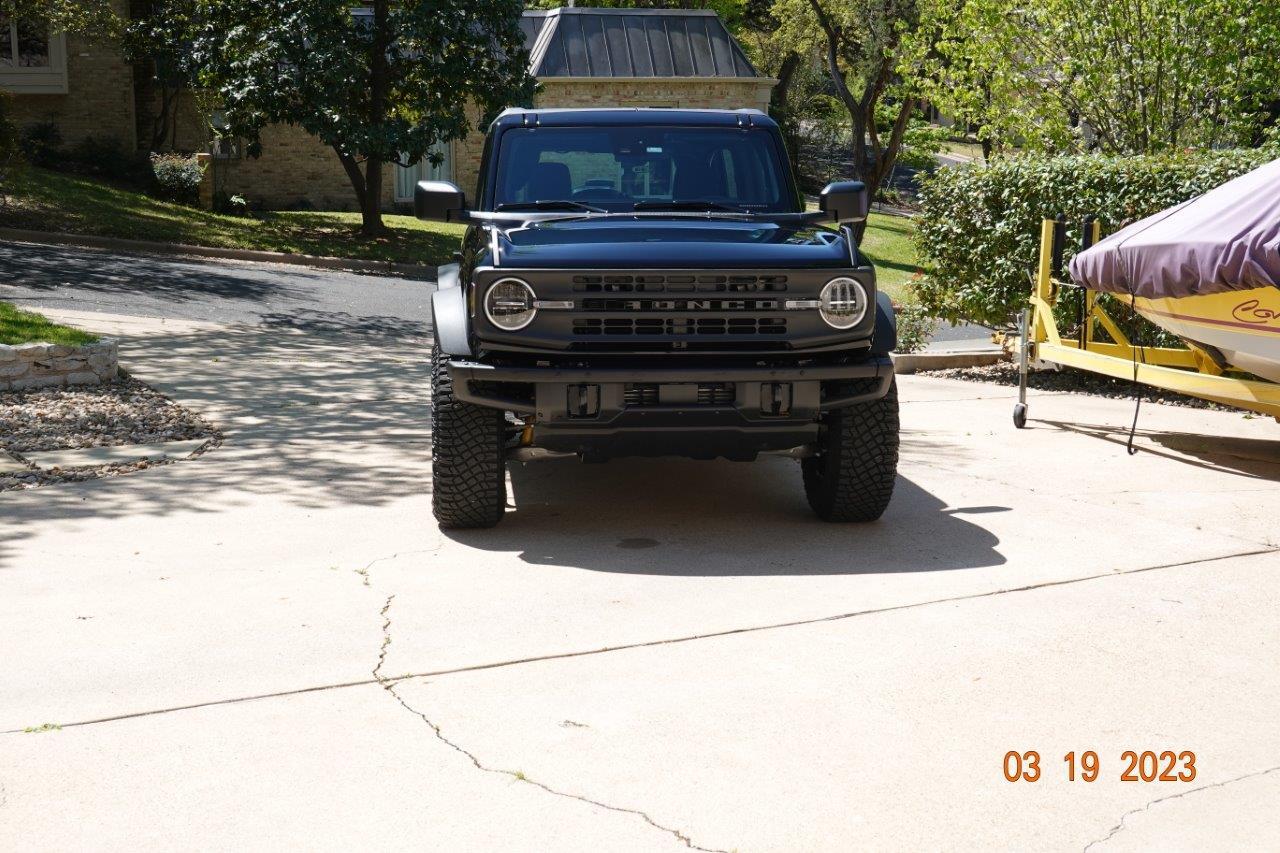 Ford Bronco Painted fender flares and grill gloss black MBS00275