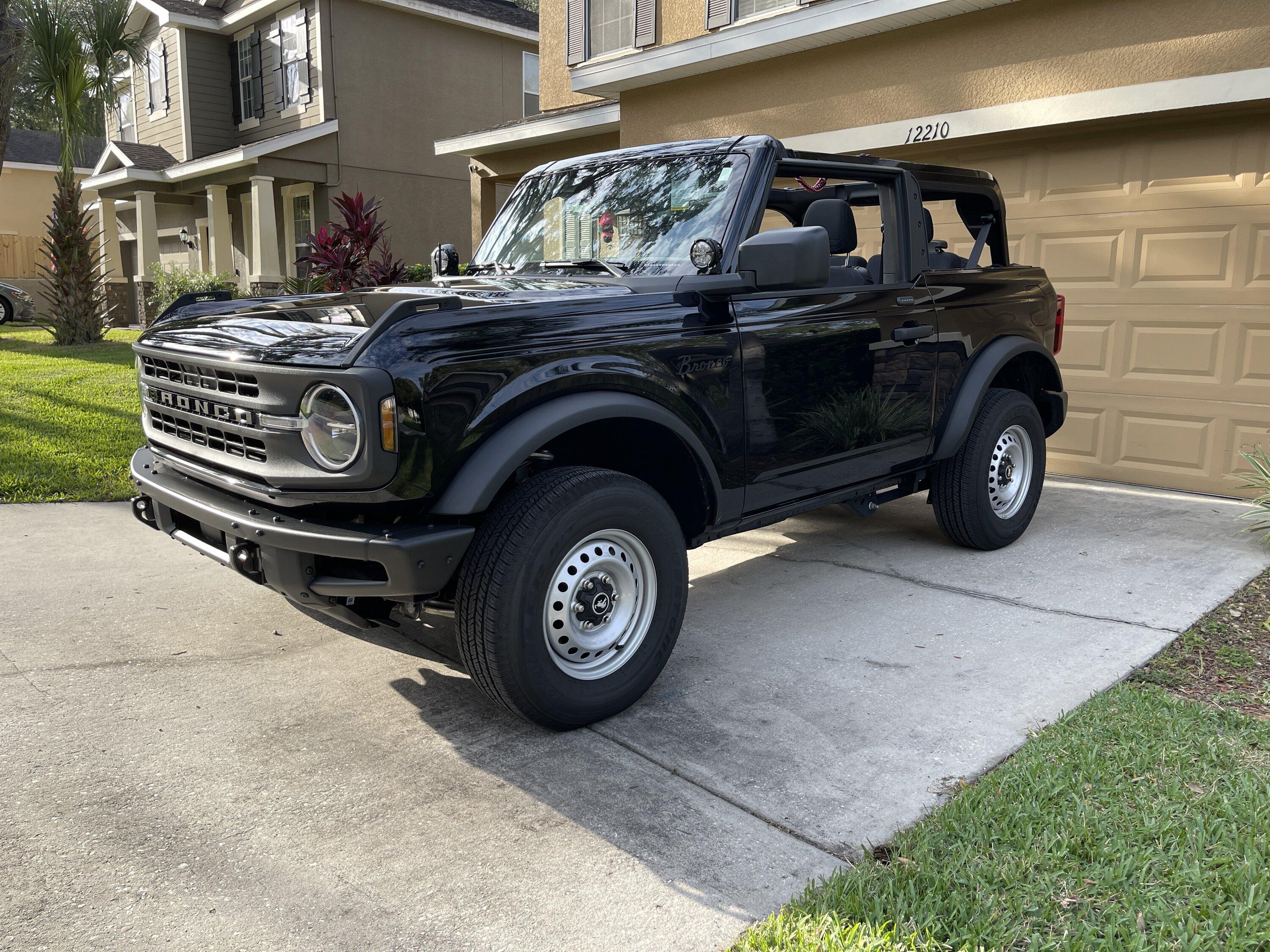 Ford Bronco SHADOW BLACK Bronco Club 62064F12-1E4A-4626-A3D4-2CFE99293D19