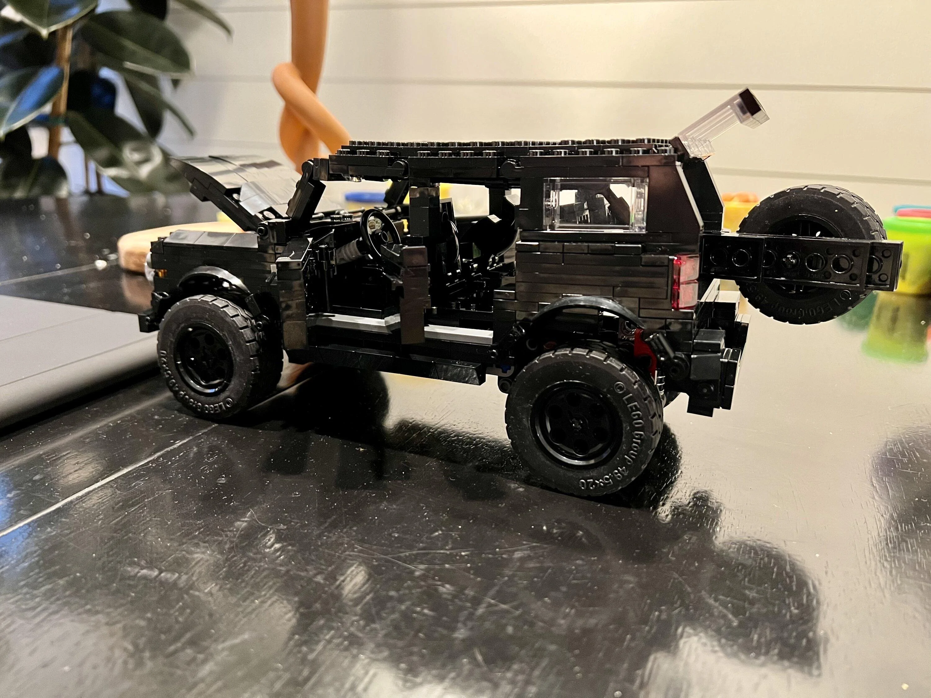 Ford Bronco SHADOW BLACK Bronco Club A0DB3F0D-5671-4B55-B5E9-3AEC7289D163