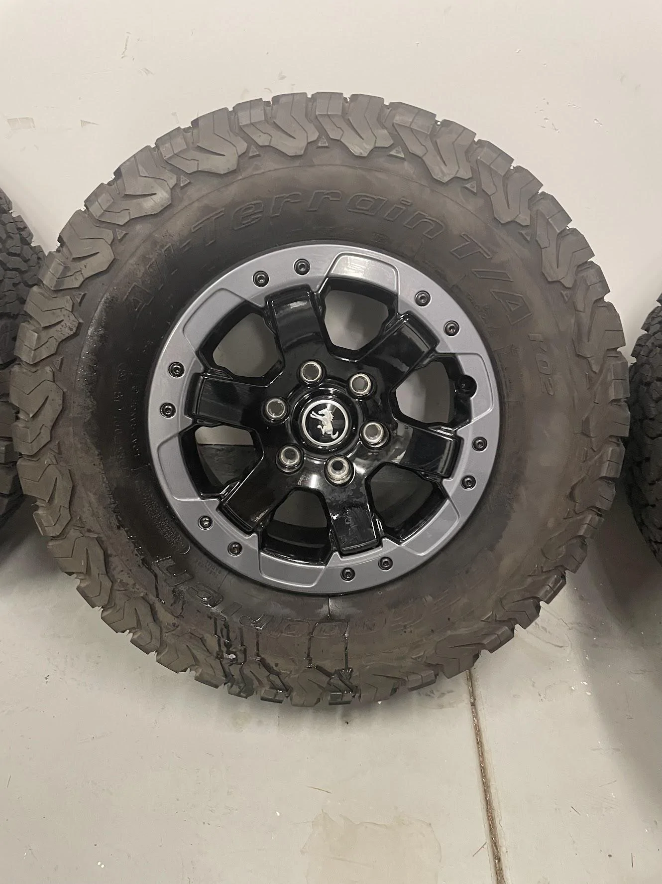 Ford Bronco Badlands optional wheels + tires IMG_4017