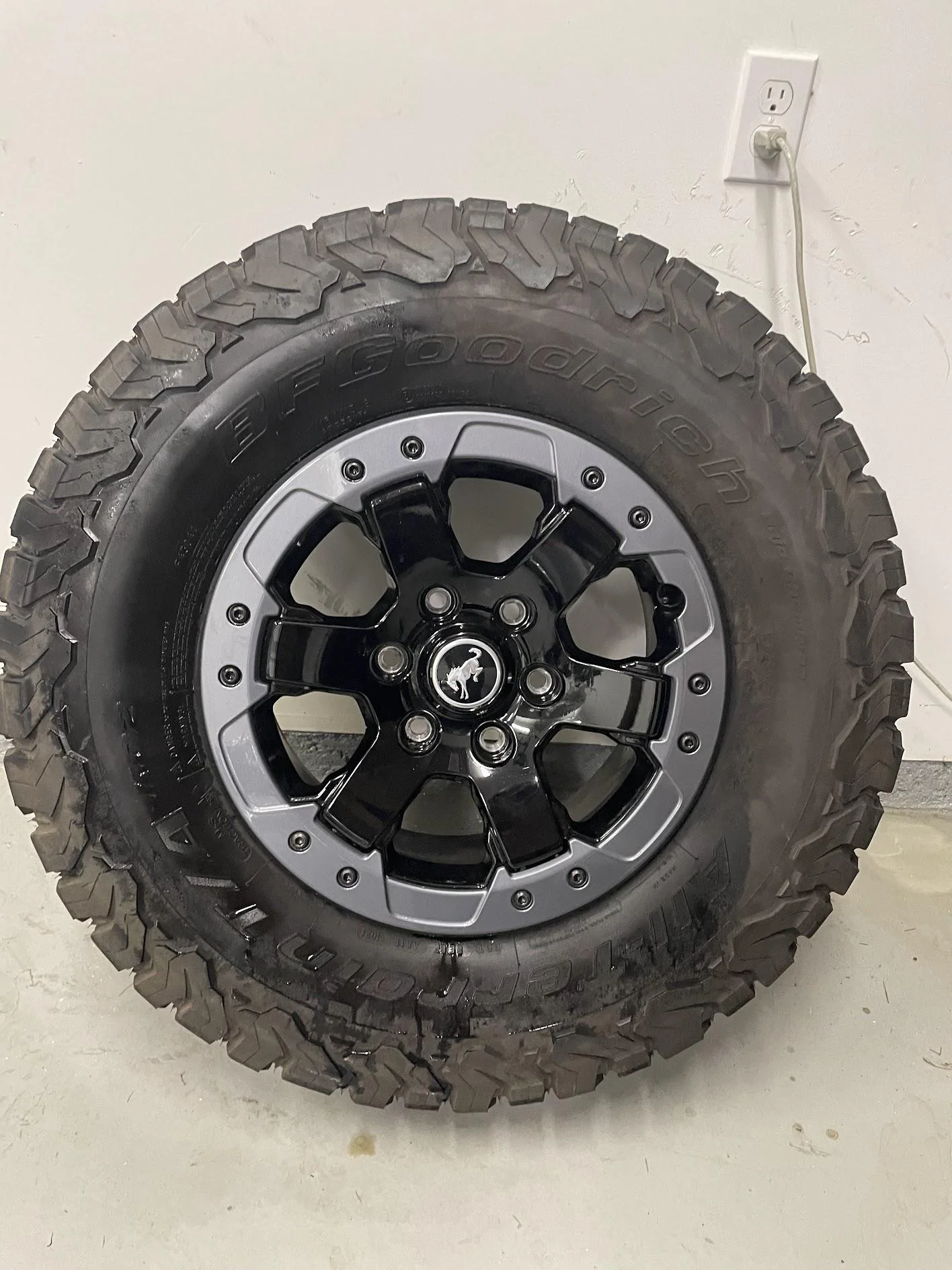 Ford Bronco Badlands optional wheels + tires IMG_4021