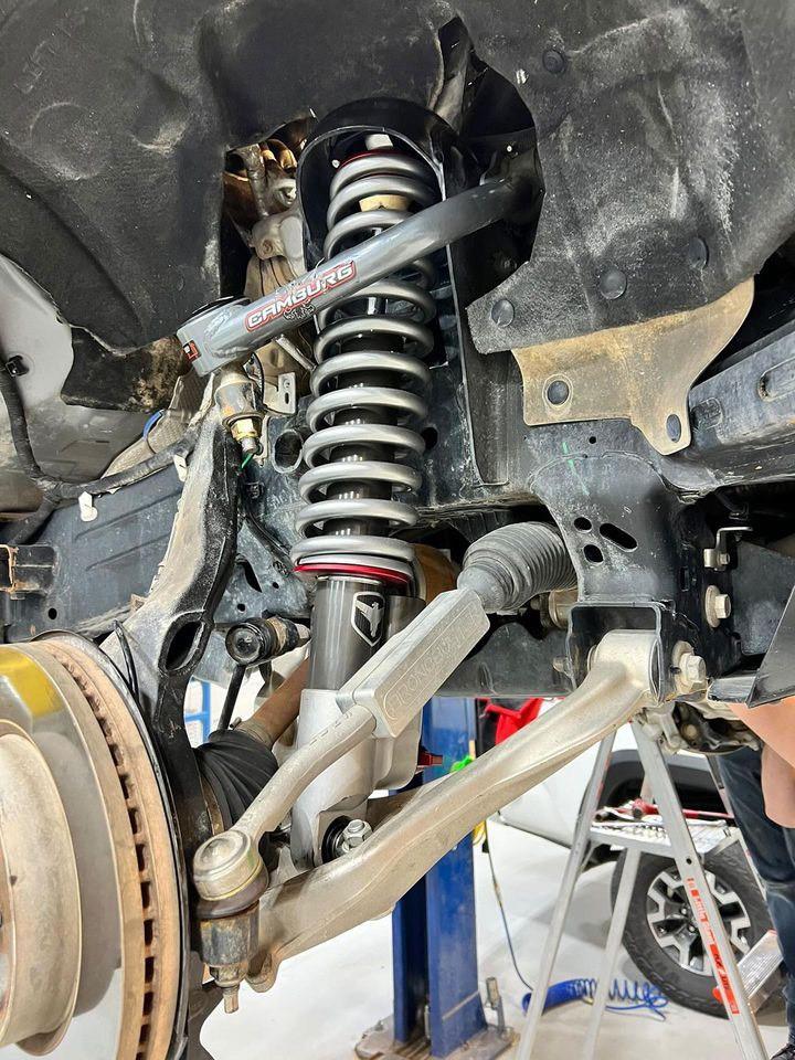 Ford Bronco Falcon vs Fox Coilovers (Preproduction) - Review / Experience falconfront