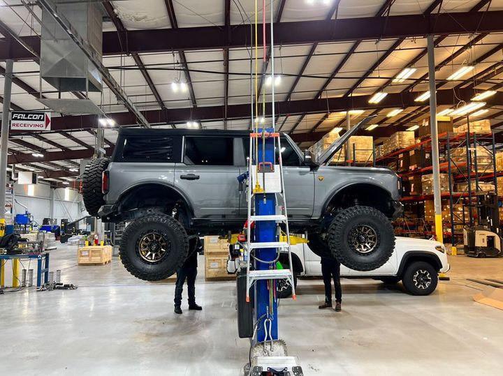 Ford Bronco Falcon vs Fox Coilovers (Preproduction) - Review / Experience falcondroo