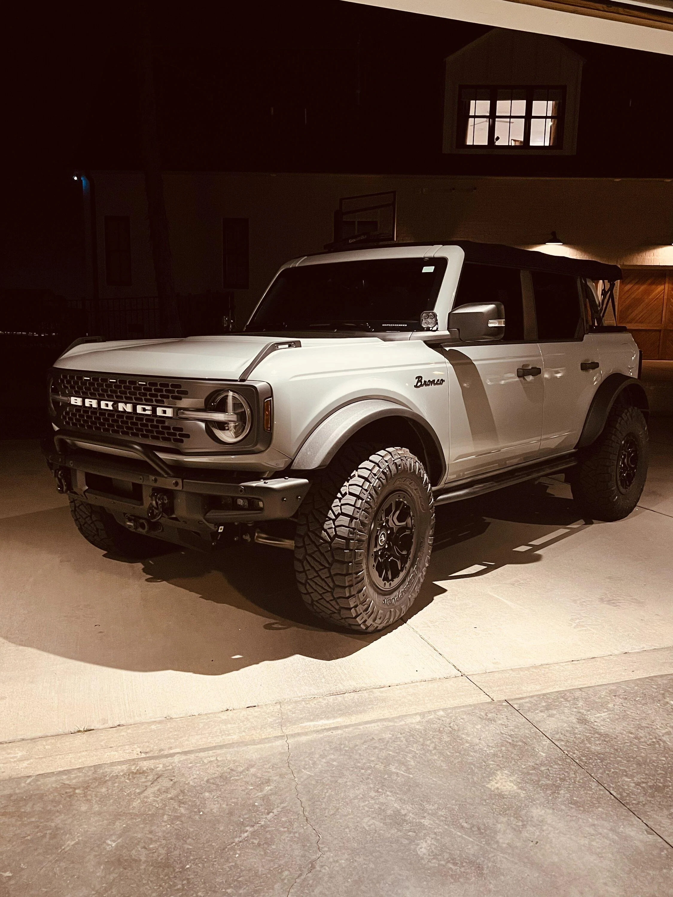 Ford Bronco CACTUS GRAY Bronco Club 26D7BD22-DBB1-4BD9-AC62-928B1DE22EBE