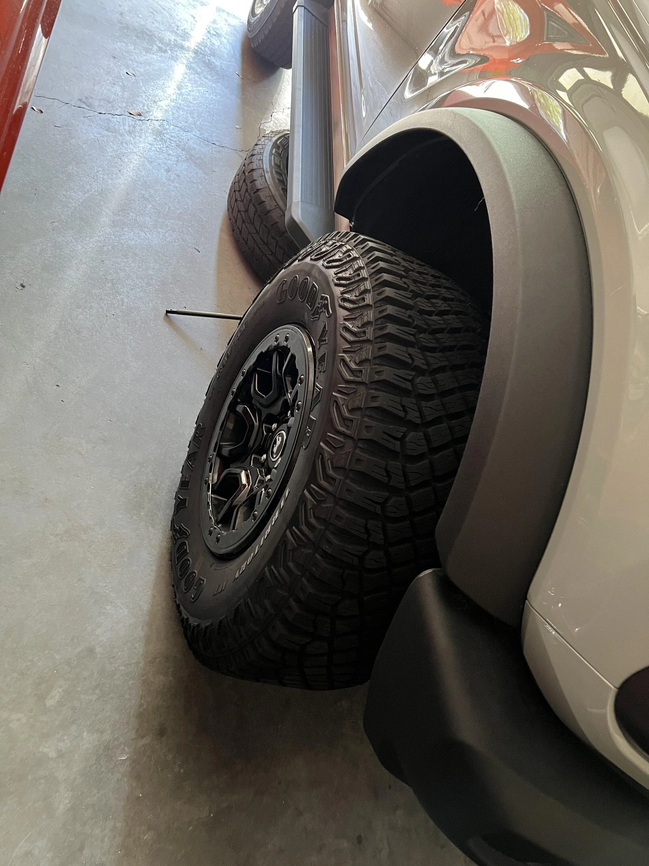 Ford Bronco Tire/wheel transformation from BB to SAS DFE3B9B9-19E0-49A9-9526-22C6DF0513BC