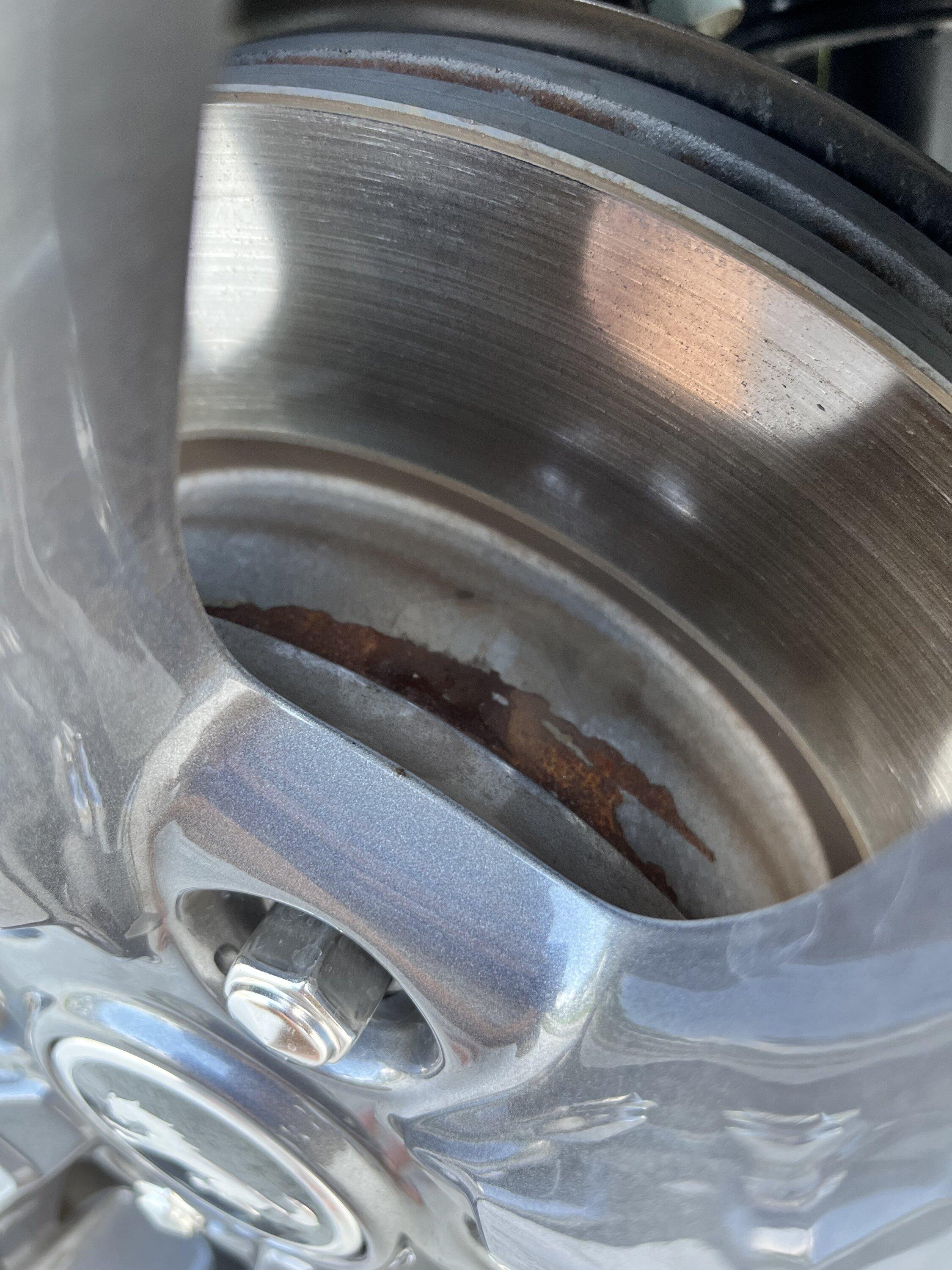 Ford Bronco Non-Issue: Rotor rust 7AE08CA1-9ED8-4944-8FDD-7FFD92713ABB
