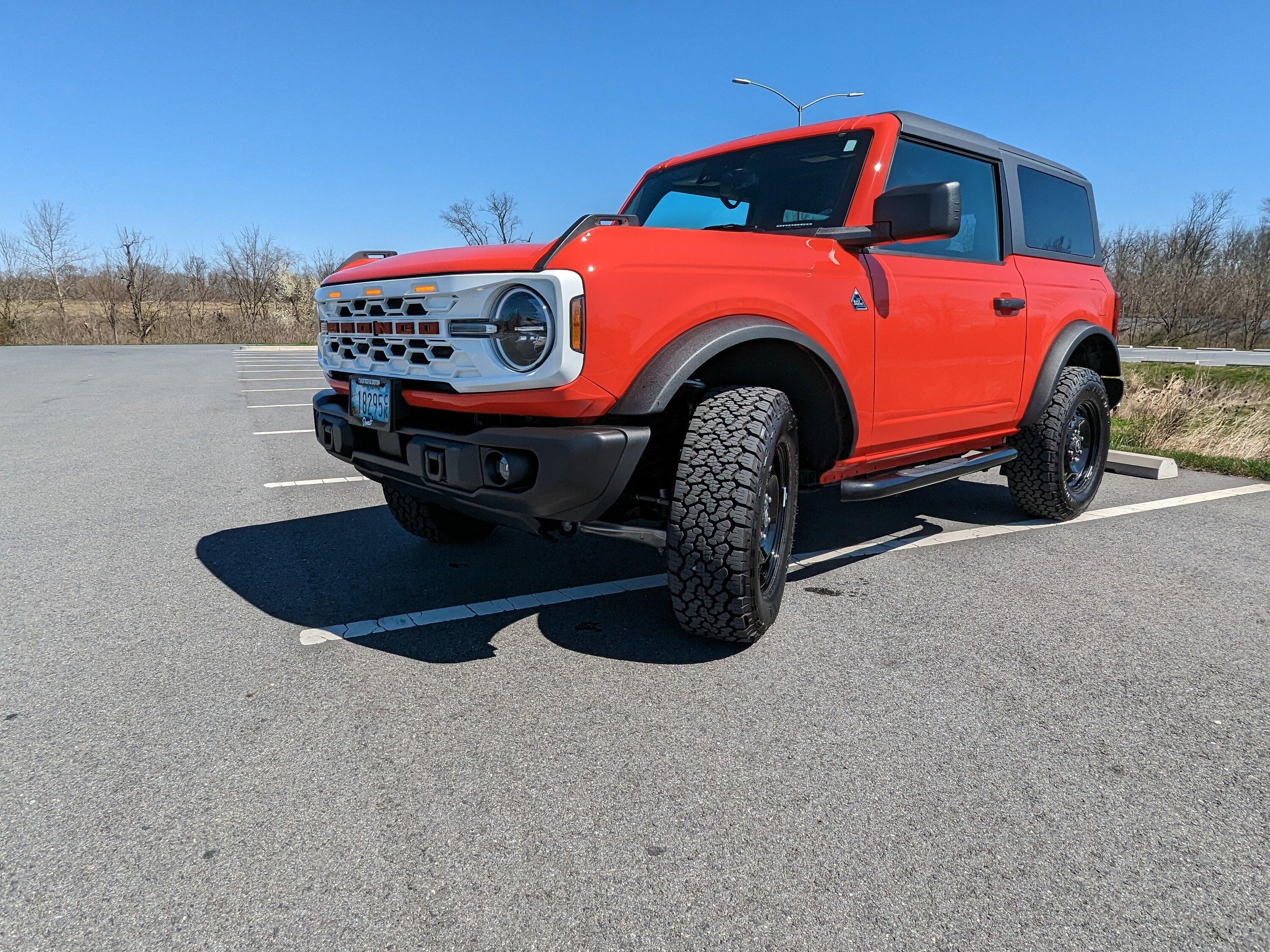 Ford Bronco iAG Para-Hex white front grille installed PXL_20230402_160108772