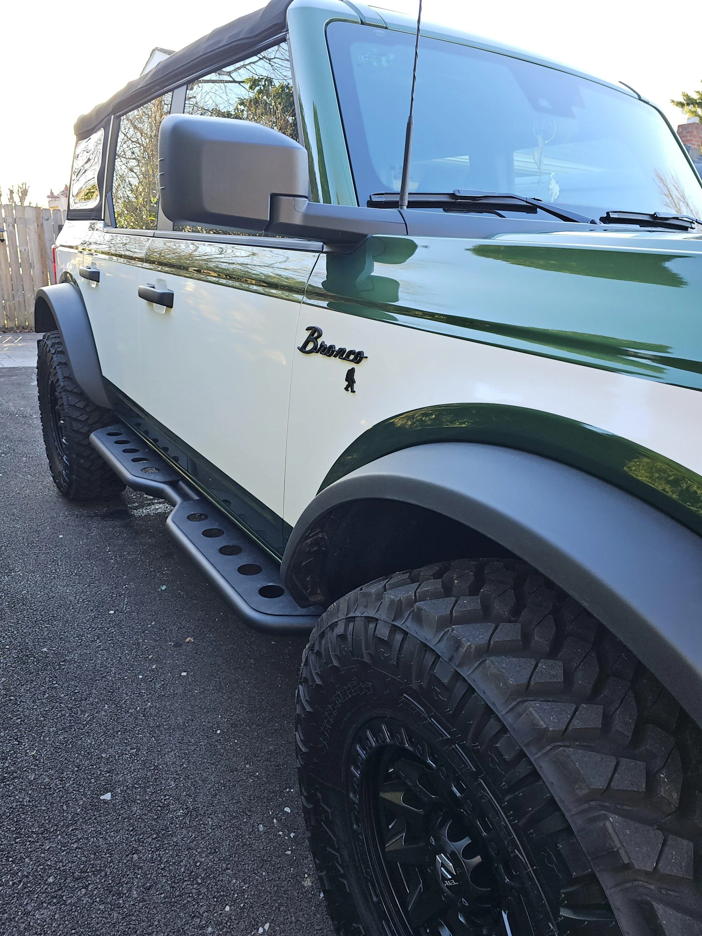 Ford Bronco Custom Two-Tone Bronco 20230402_185114