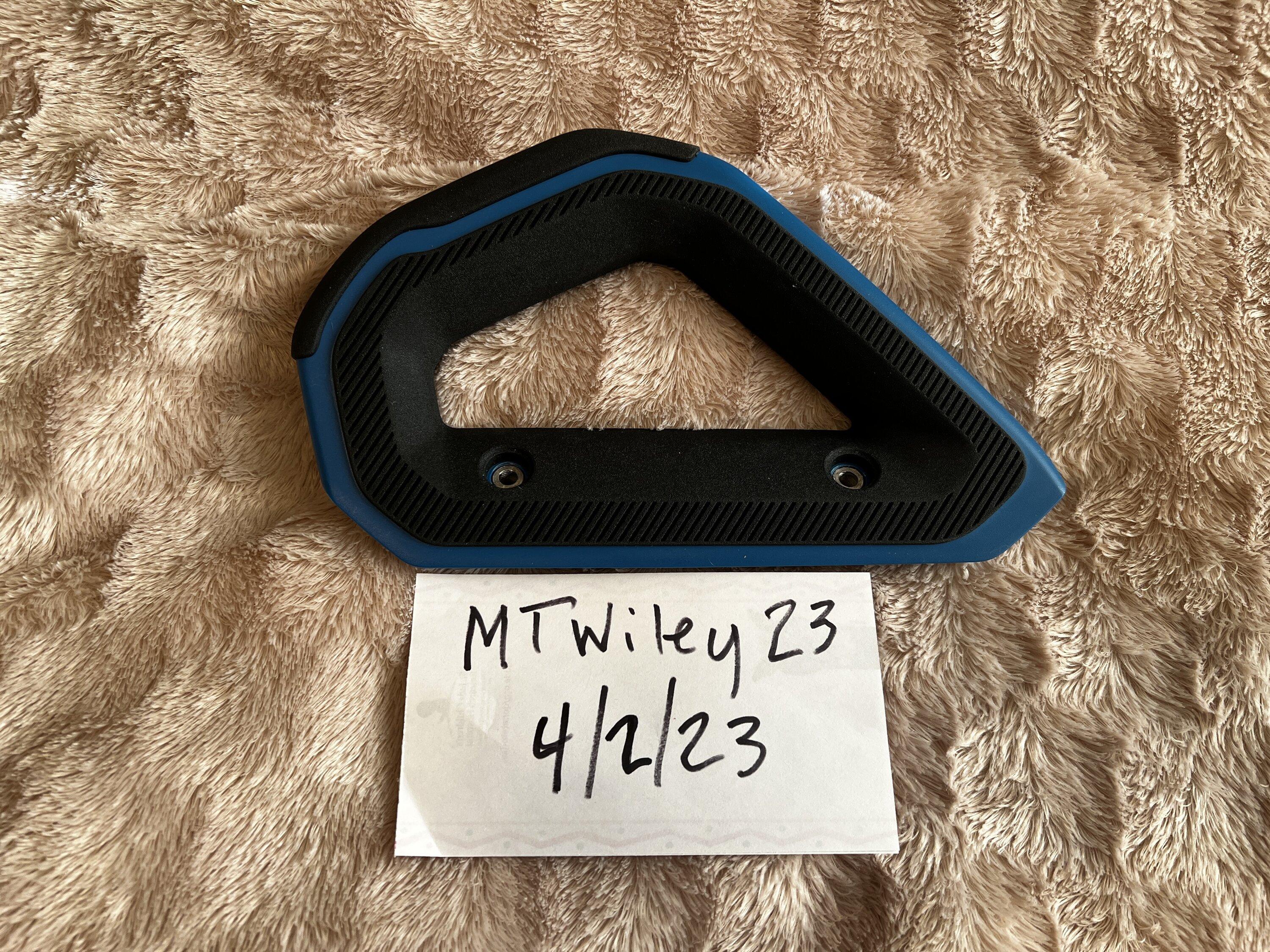 Ford Bronco FS- Center Console Grab Handle Blue 5DC0EE0E-CB39-4462-A0C9-7FF45868BDF8