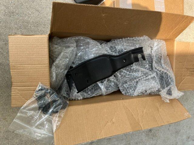 Ford Bronco WTB: OEM STEPBARS IMG_3957