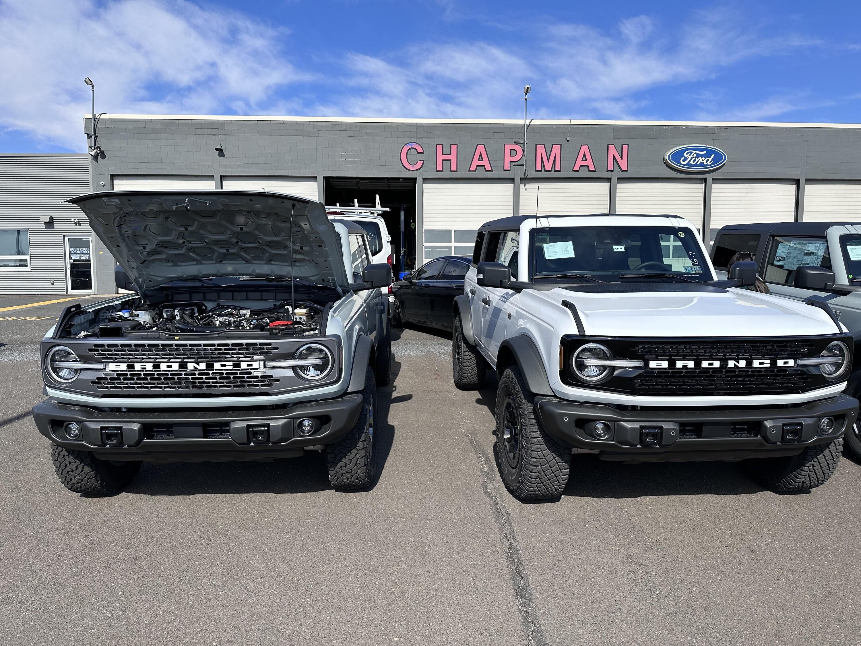 Ford Bronco OXFORD WHITE Bronco Club 52790761874_c76bb13745_4k