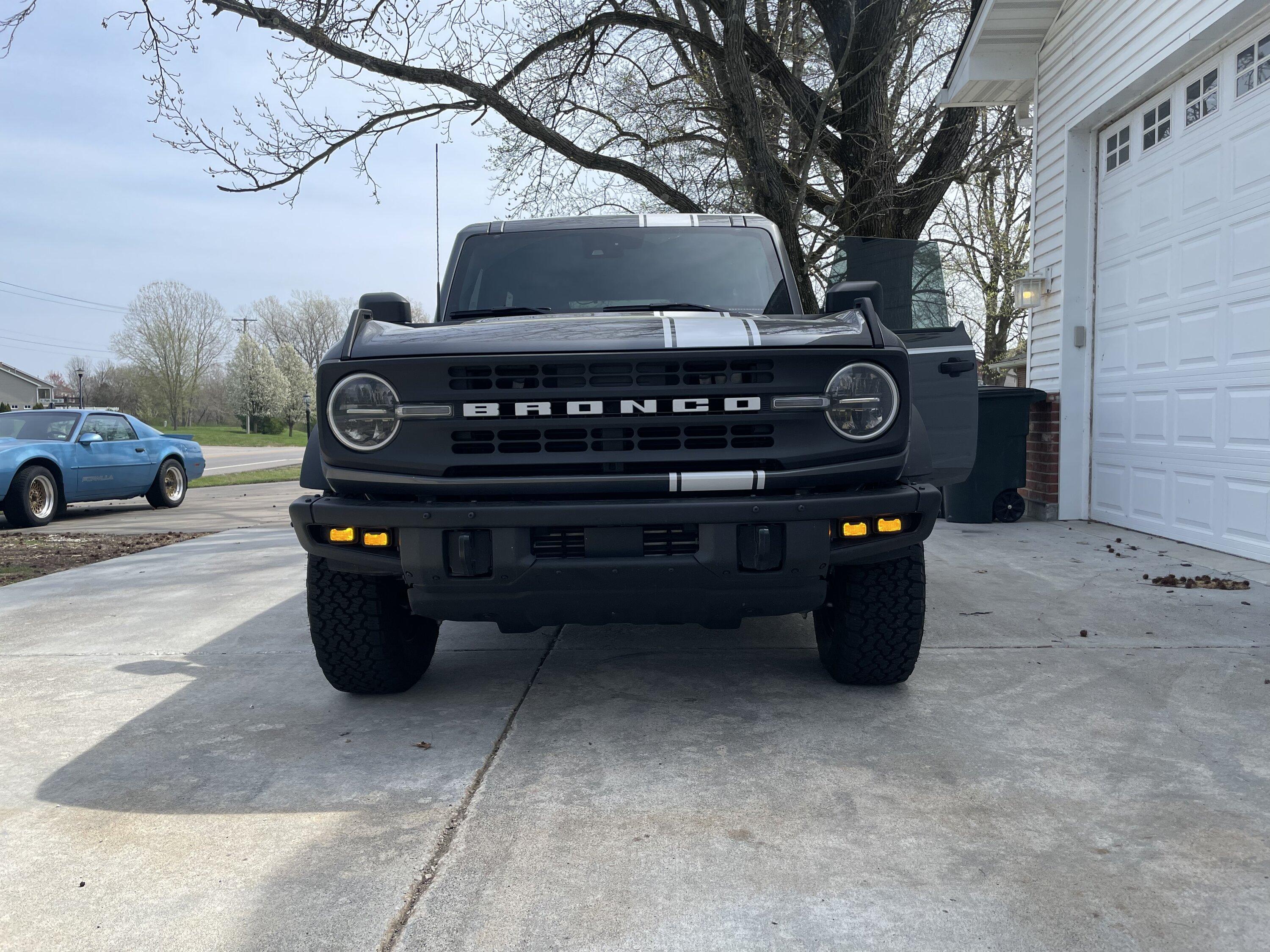 Ford Bronco Heritage classic elements + racing stripes on 2 Door Bronco 768C29D3-A1F6-4012-B94E-128BF00A5DC9
