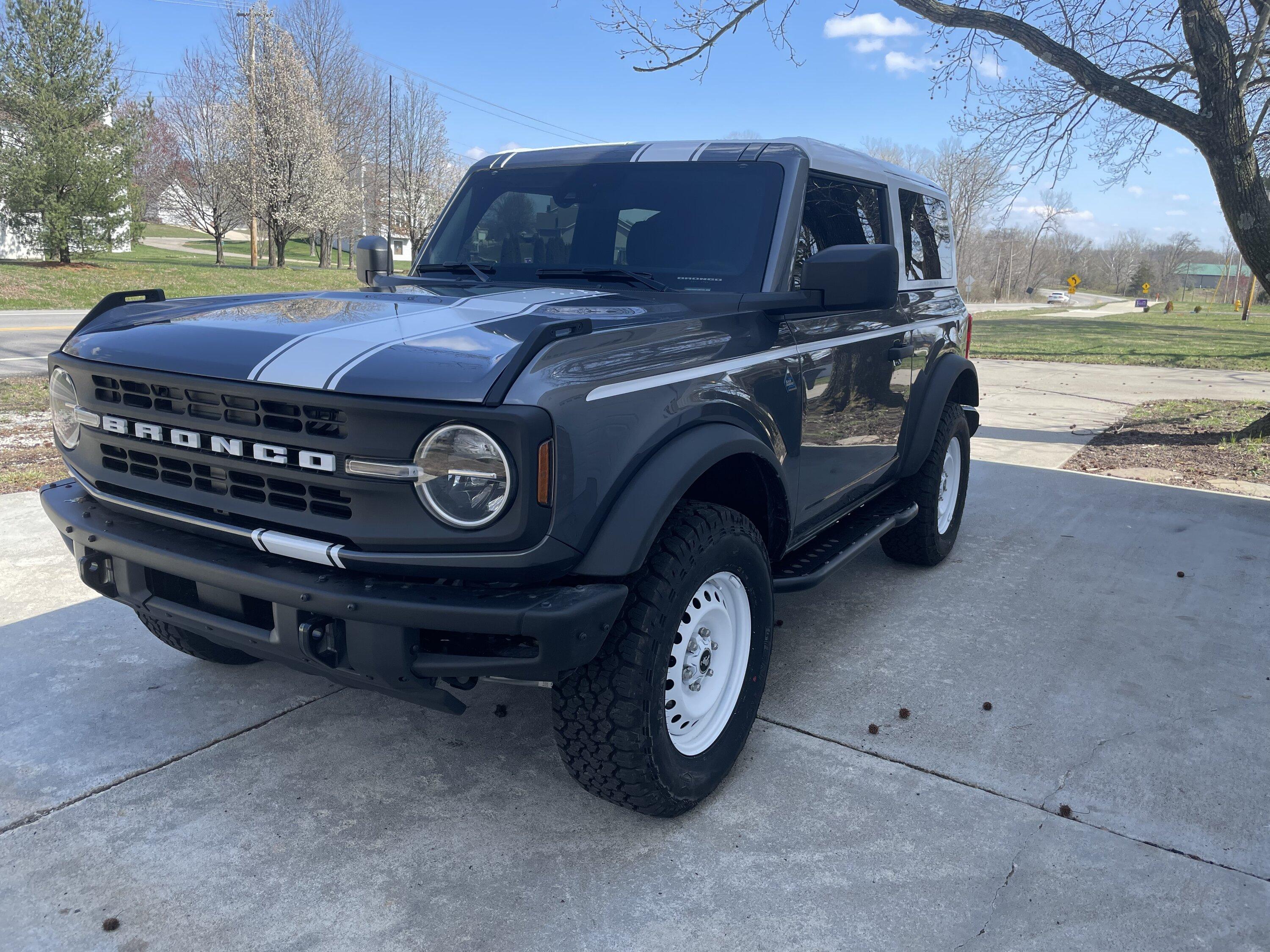 Ford Bronco Heritage classic elements + racing stripes on 2 Door Bronco 74E30C95-D007-44A0-B84F-0064D540BEDE