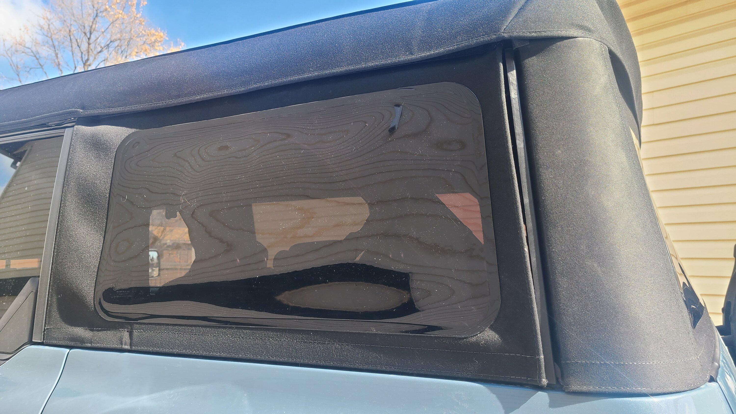 Ford Bronco Soft top window panel problem 20230404_124043