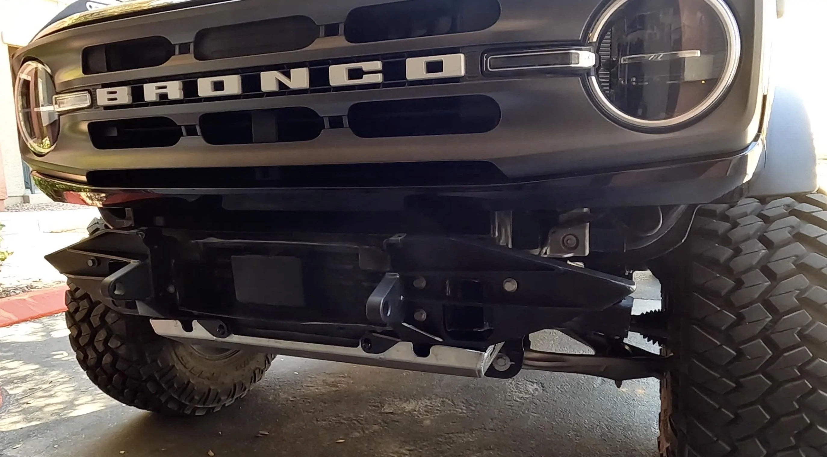 Ford Bronco A Lightweight Steel Front Bumper? - LOBO Off-Road Front Bumper: Installed Photos & Review Screen Shot 2023-04-05 at 5.00.20 PM
