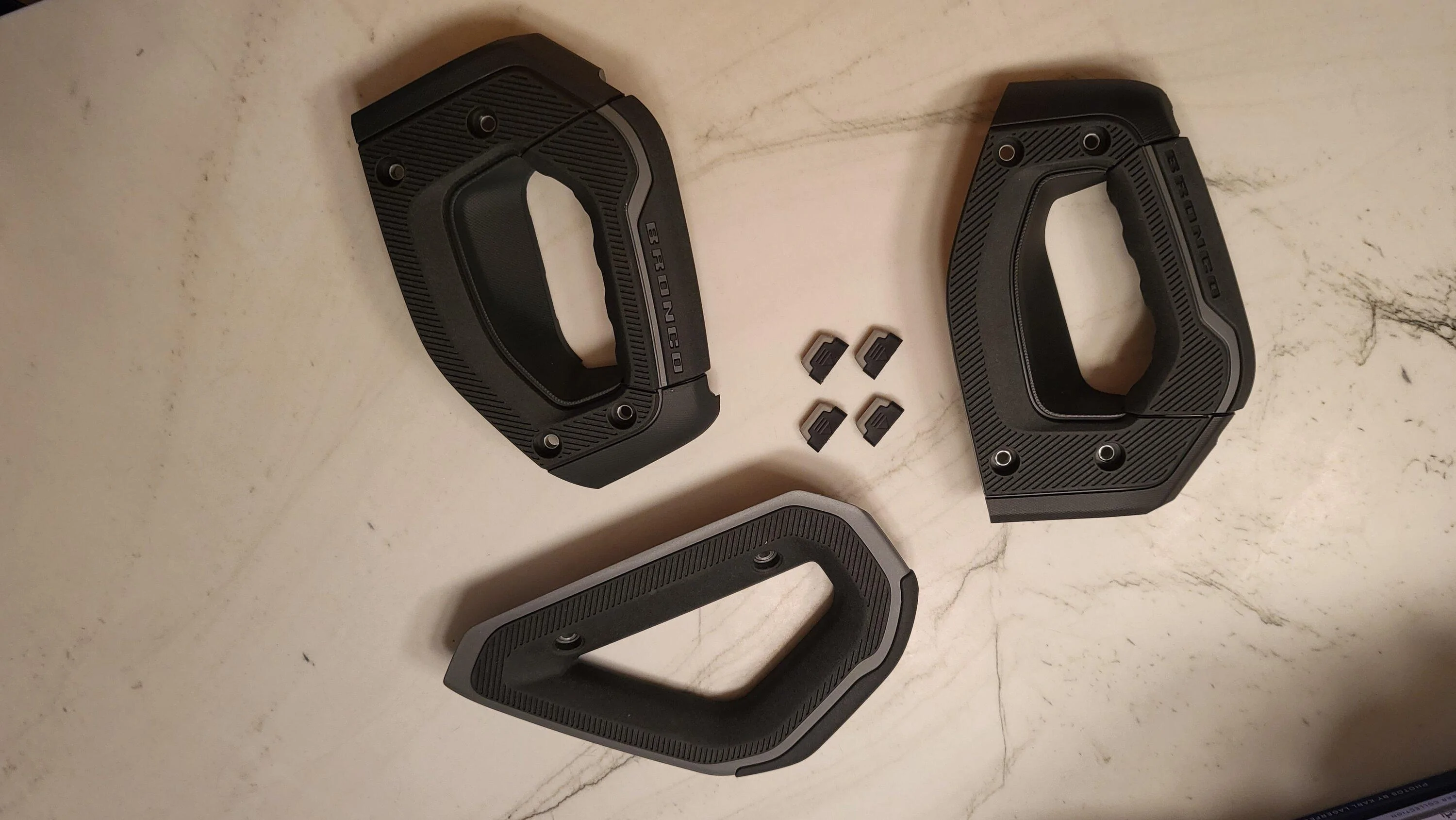 Ford Bronco Gray grab handles and vent tabs 20230405_194453