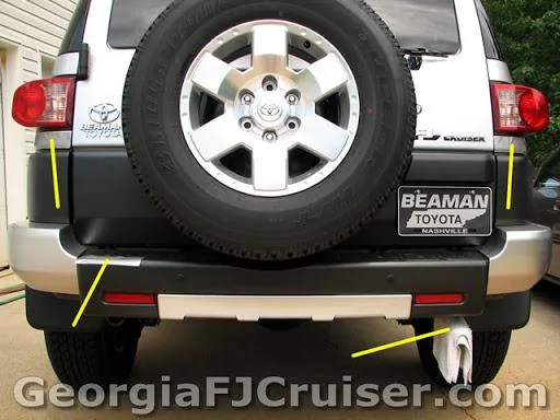 Ford Bronco Spotted: 2 Door Bronco Towing Trailer fj cruiser tow hookup4