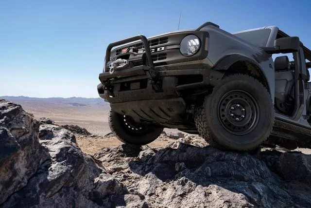 Ford Bronco Black Diamond Bronco Thread u725_fna_shot_041_49902_ext_skid_plate_detail_johnson_valley
