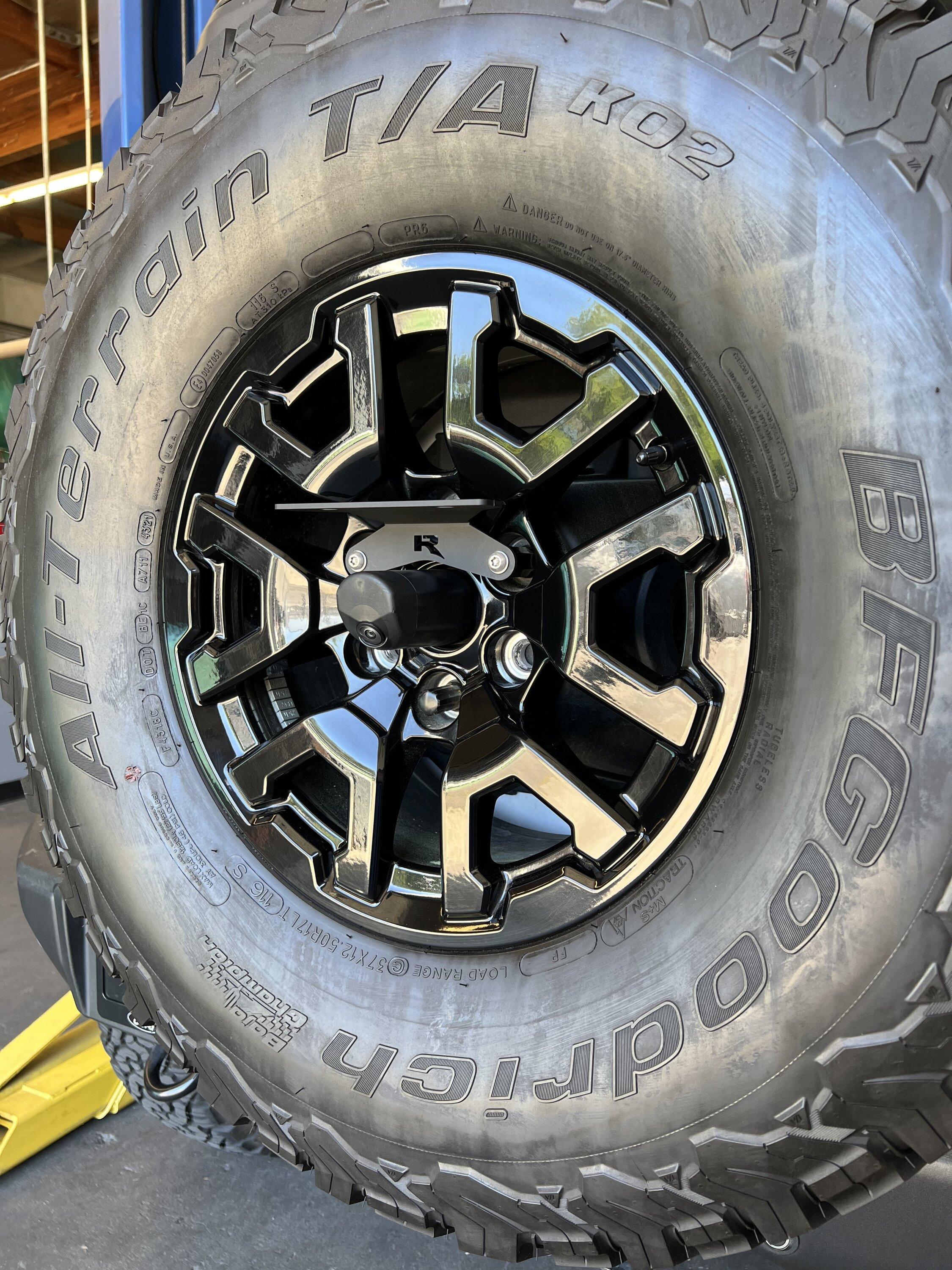Ford Bronco Chase Lights installed on Bronco Raptor spare tire E57734B8-74E9-44D6-9C98-3105F377BD4A