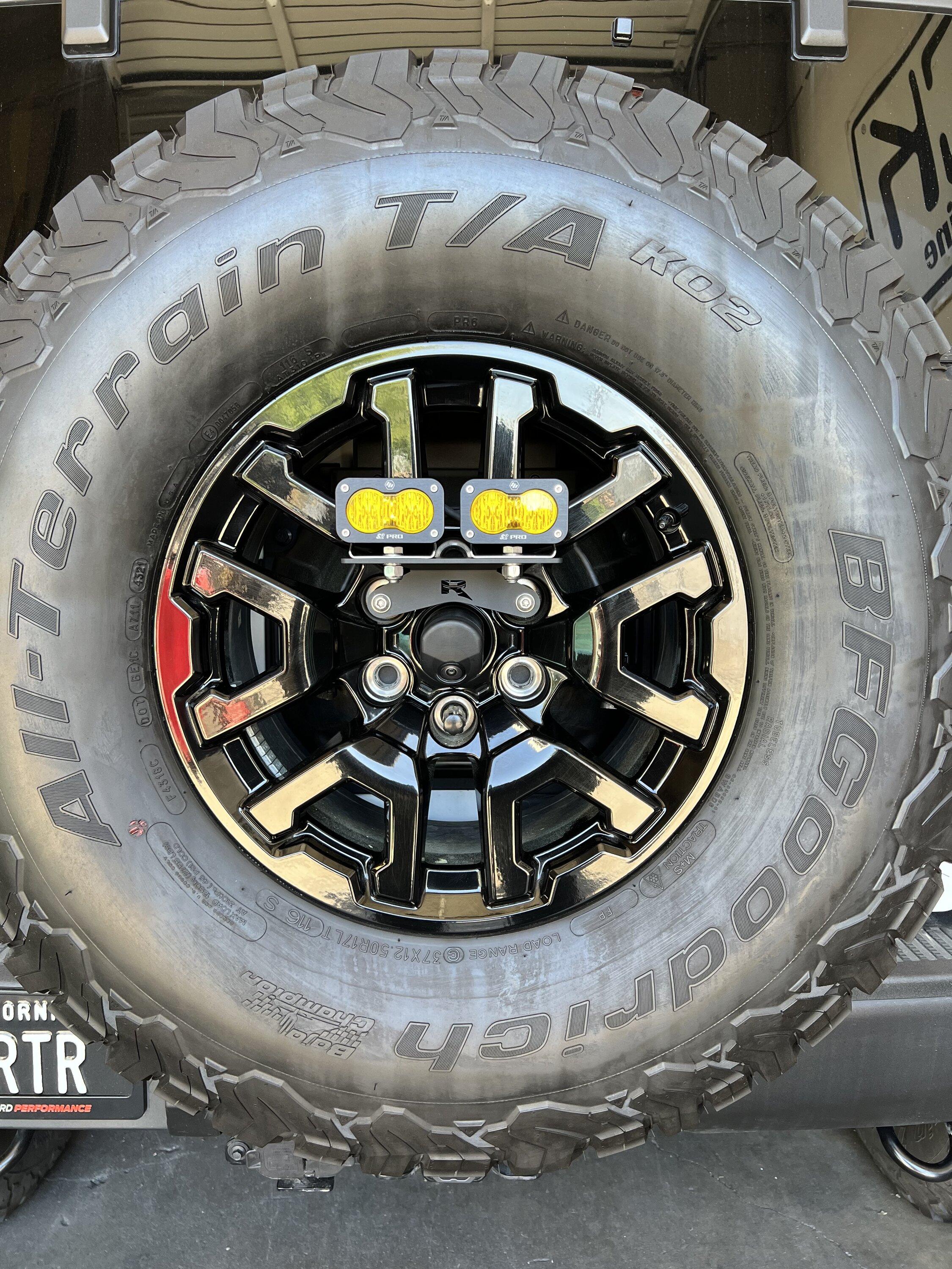 Ford Bronco Chase Lights installed on Bronco Raptor spare tire 479DB82B-4FA3-44F7-98BB-DDB29BFD863C