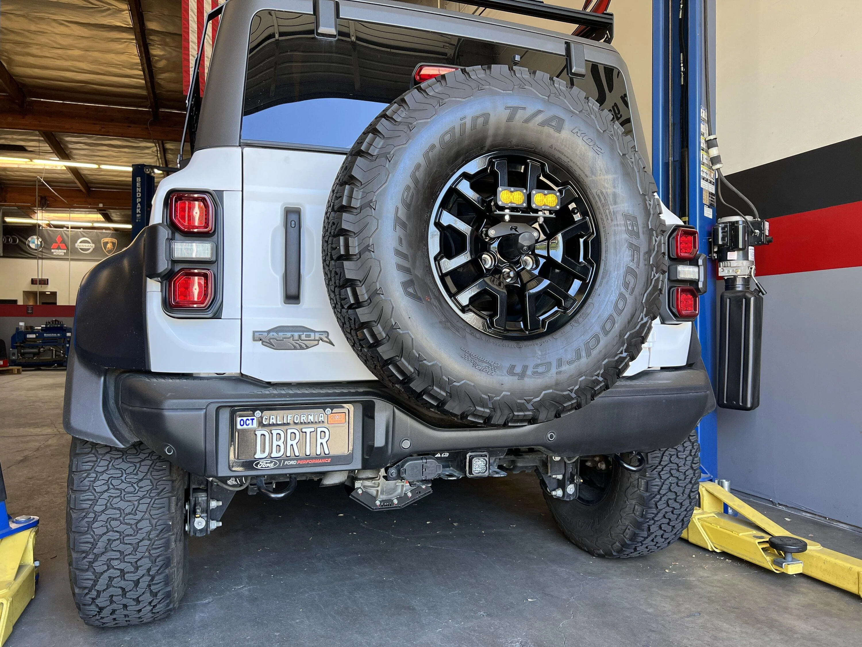 Ford Bronco Chase Lights installed on Bronco Raptor spare tire 837A1D4C-F34C-40DE-B337-657D1B8BC668