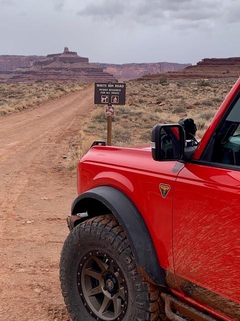 Ford Bronco Rocker Panel Protection White rim entrance