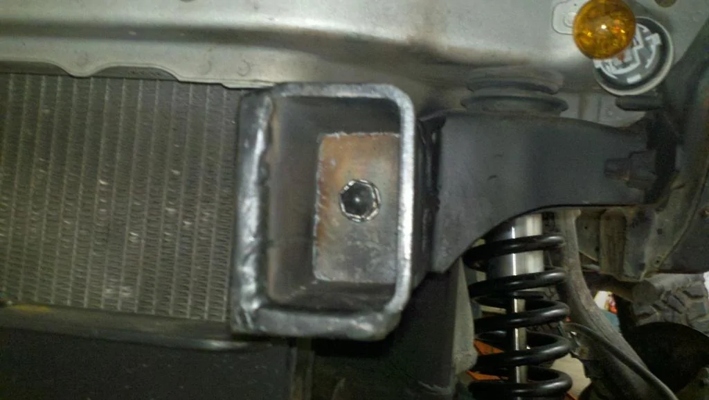 Ford Bronco Damage while using winch on improperly installed Rough Country High Mount J5Plc1i
