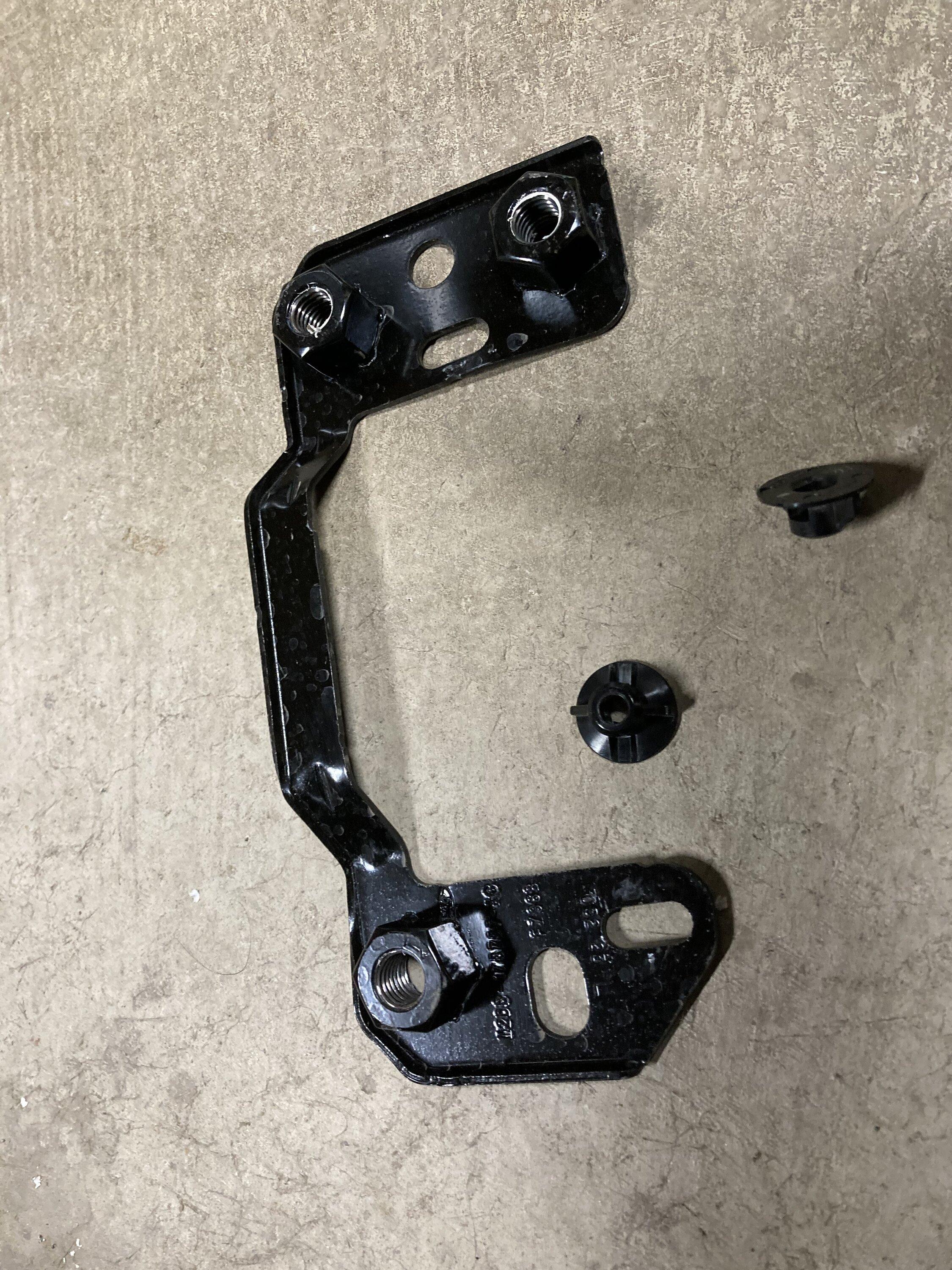 Ford Bronco Damage while using winch on improperly installed Rough Country High Mount IMG_0480.JPG