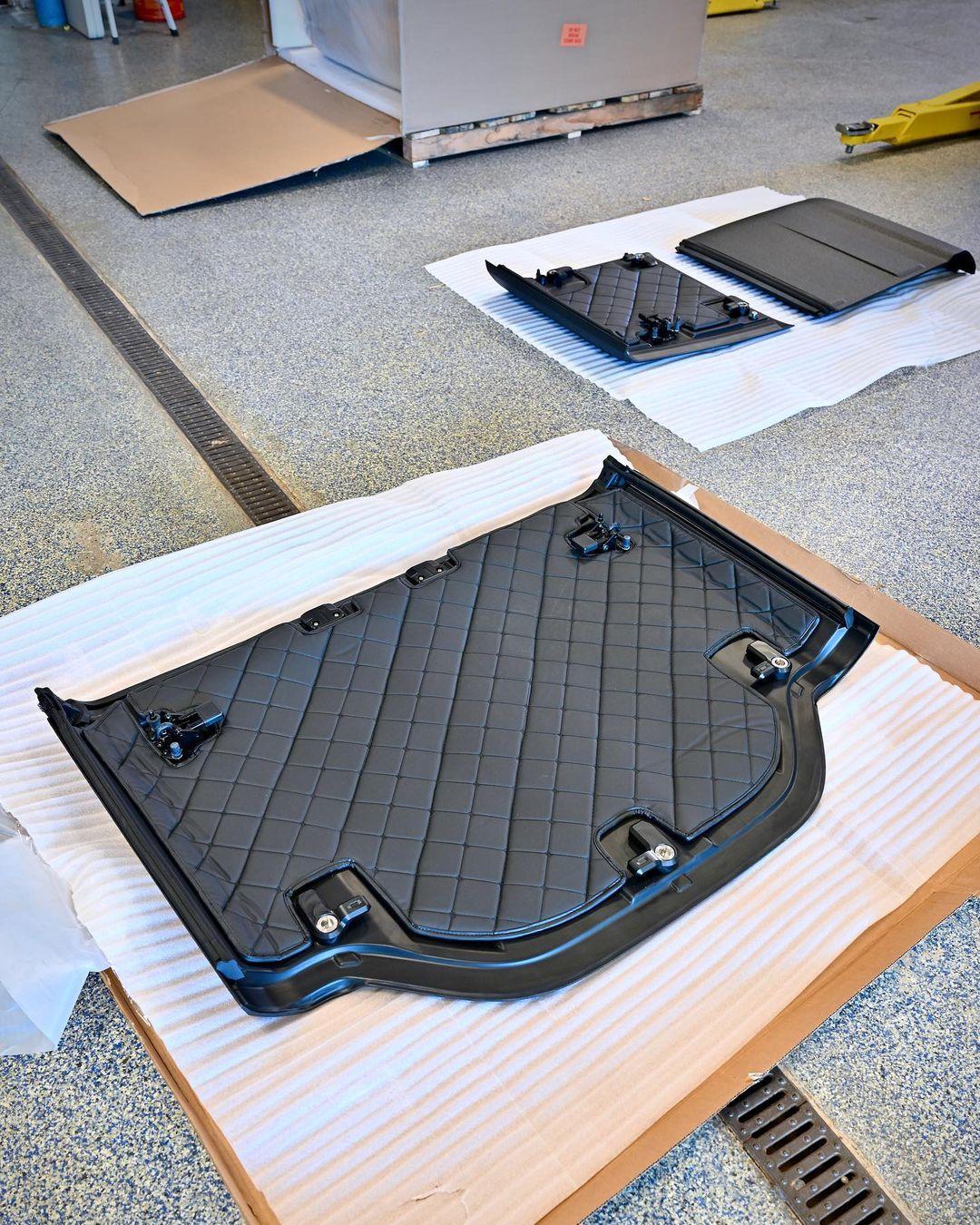 Ford Bronco Anderson Composites Hard Top installed photos! 40511070_889952225374251_7596192458363796816_n-