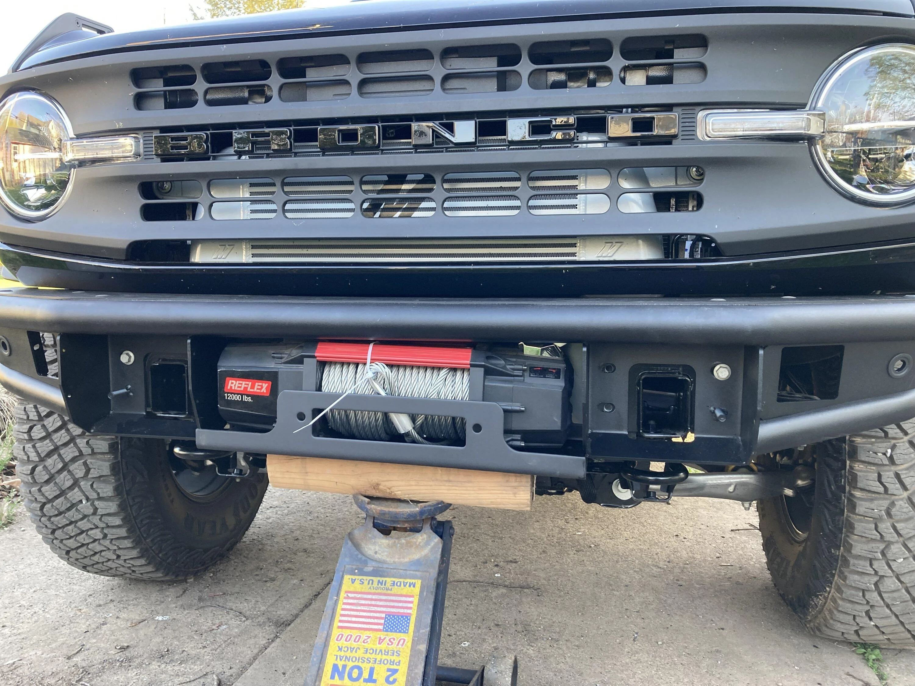 Ford Bronco Damage while using winch on improperly installed Rough Country High Mount IMG_0528