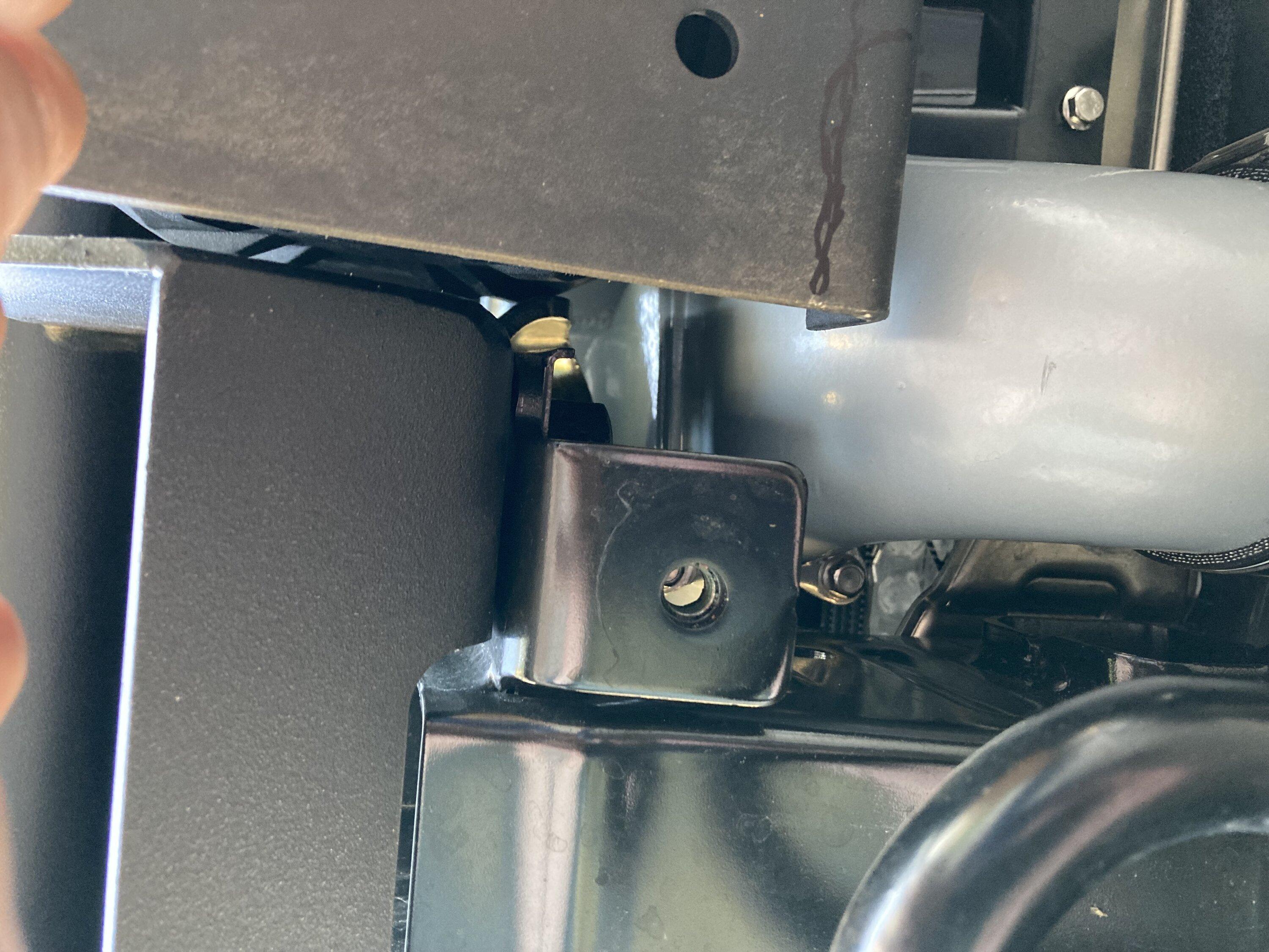 Ford Bronco Damage while using winch on improperly installed Rough Country High Mount IMG_0532.JPG