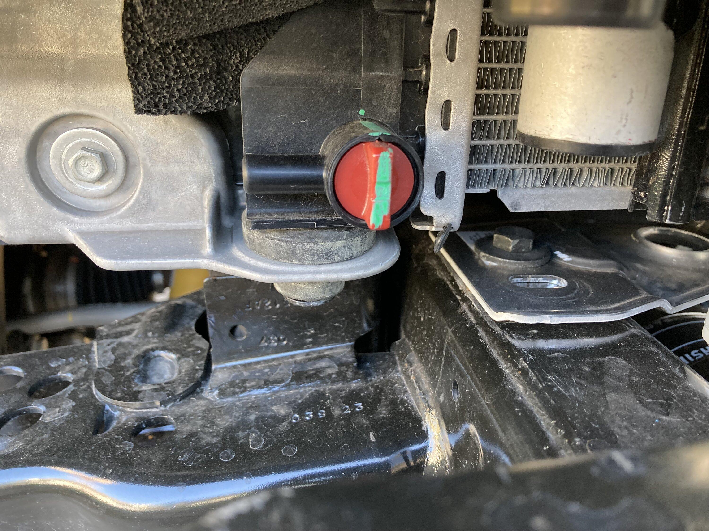 Ford Bronco Damage while using winch on improperly installed Rough Country High Mount IMG_0517.JPG