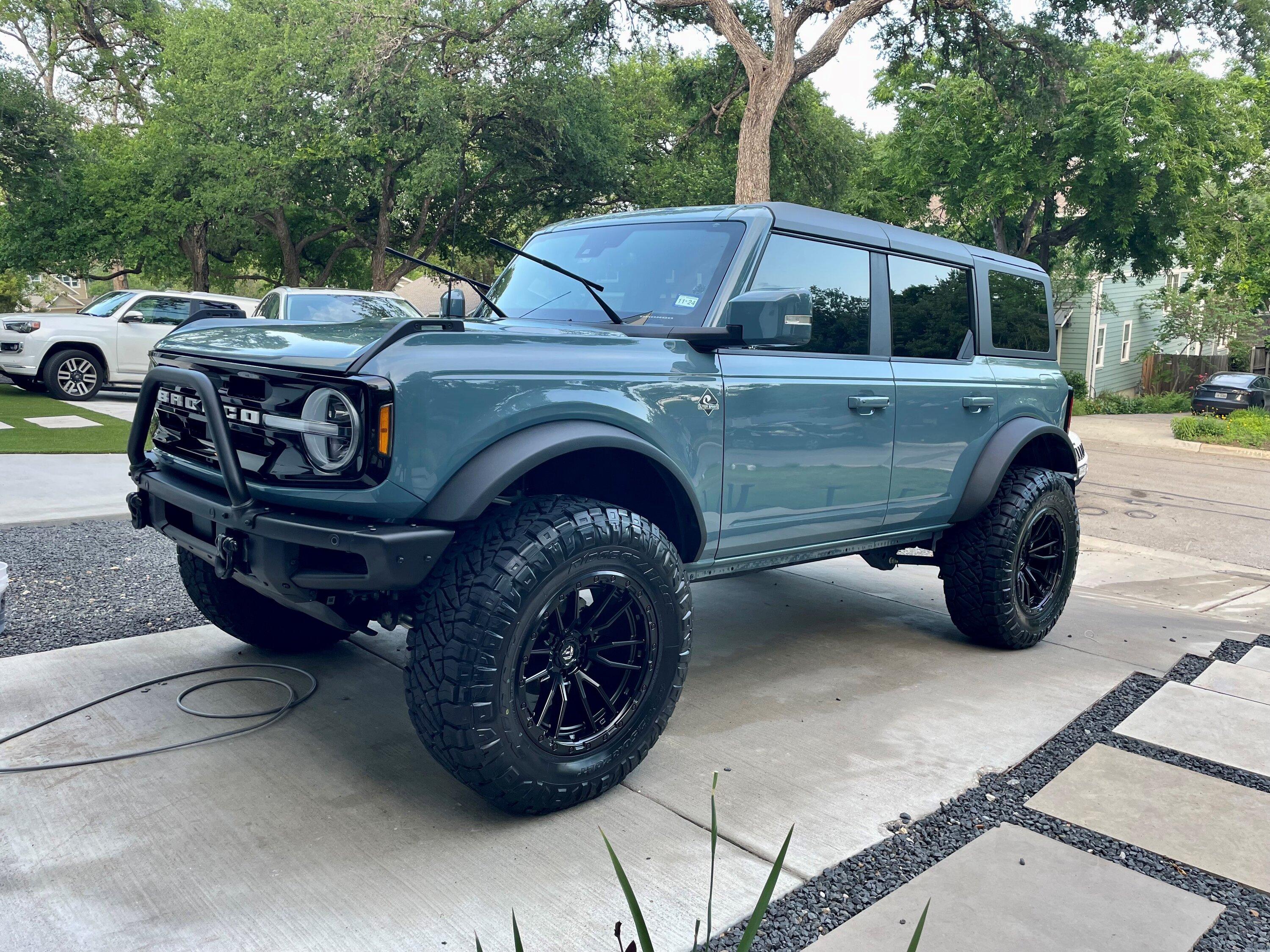 Ford Bronco RPG Perch Collars on OBX Sasquatch Bronco Lift 4