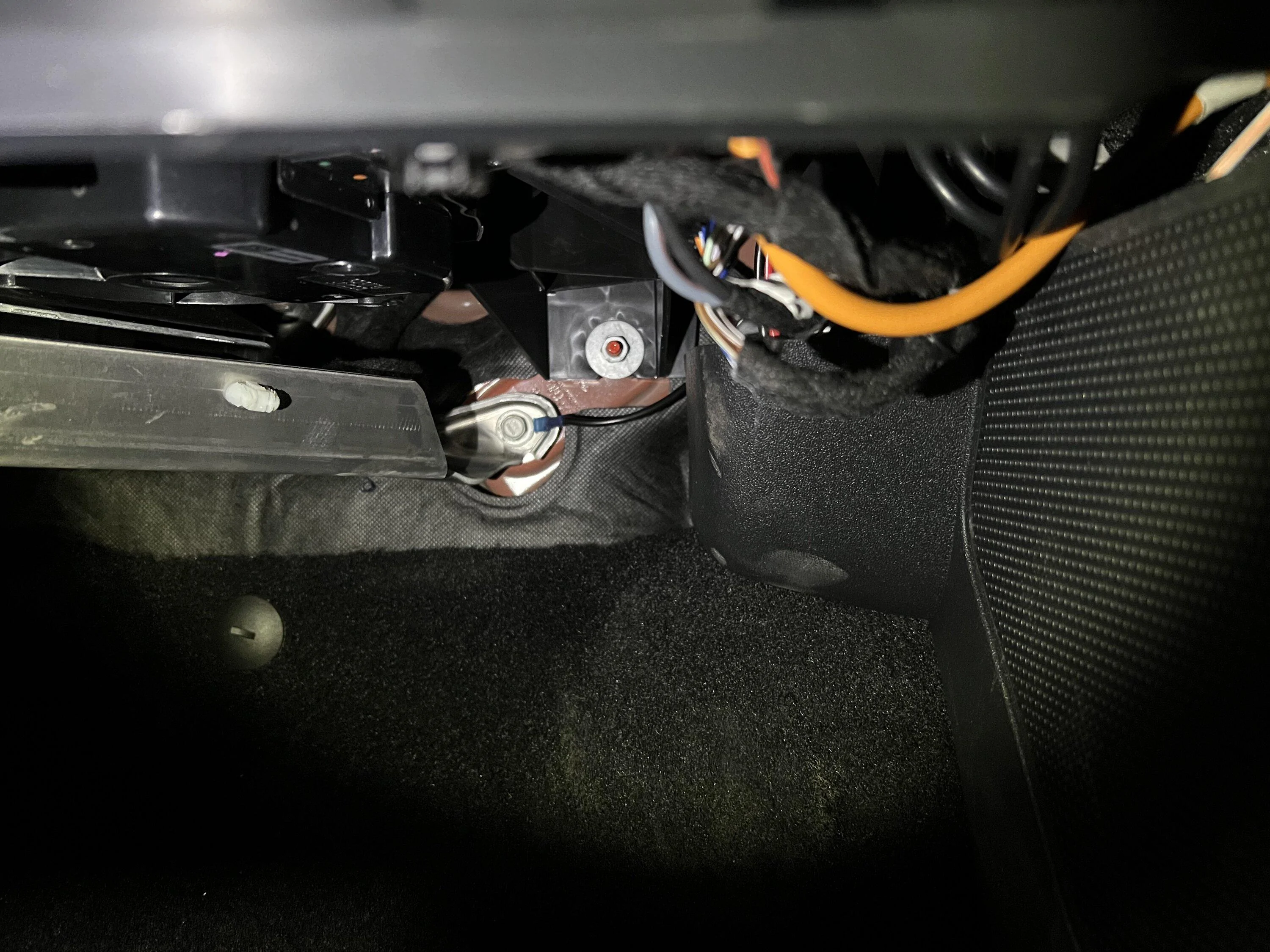 Ford Bronco Very Clean Midland MXT575 GMRS Radio Install with Mountains2Metal Bracket and 67 Designs Mic Mount IMG_2063