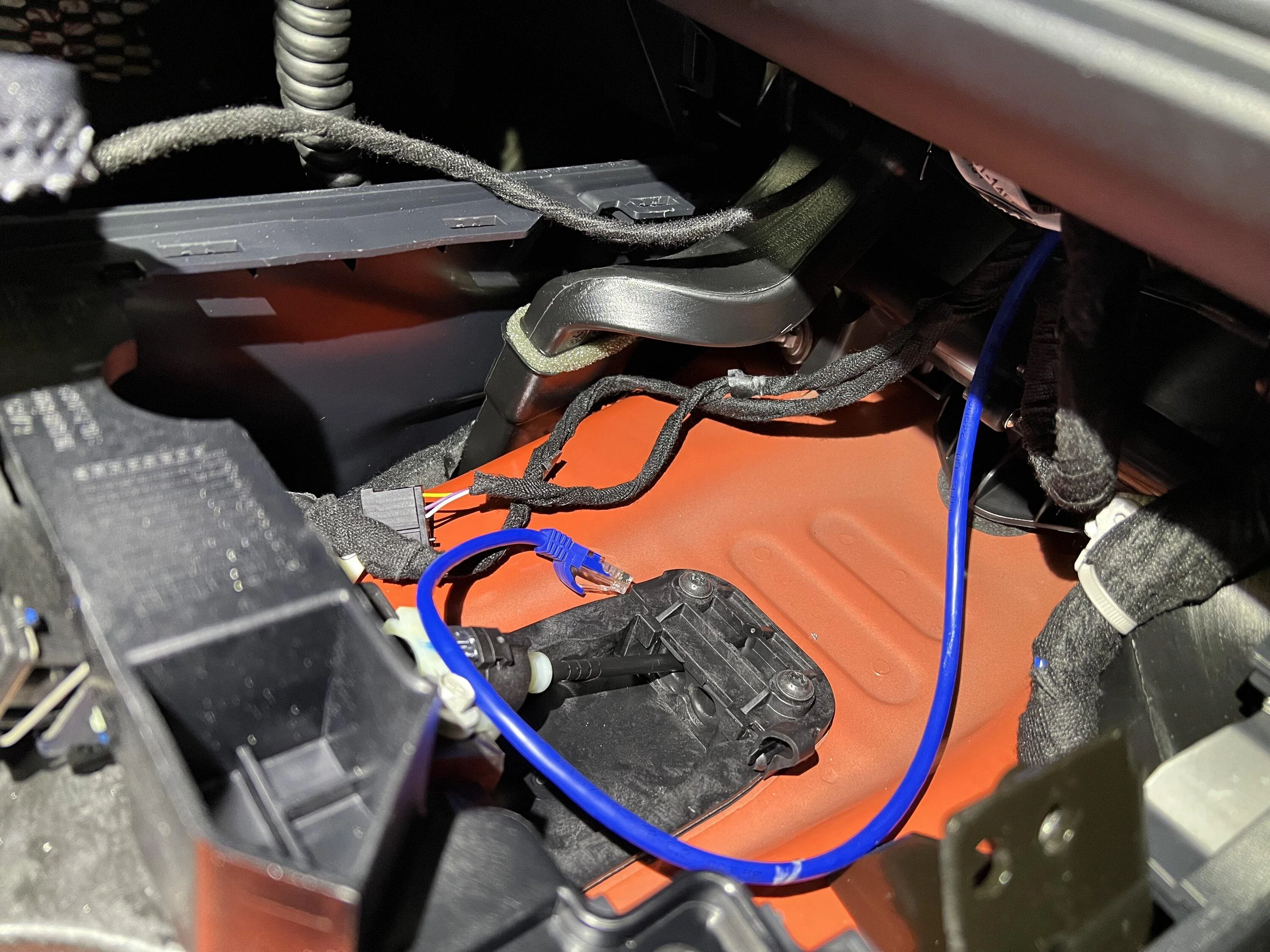 Ford Bronco Very Clean Midland MXT575 GMRS Radio Install with Mountains2Metal Bracket and 67 Designs Mic Mount IMG_2008