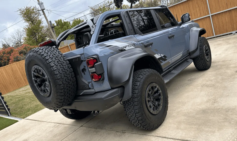 AZURE GRAY METALLIC Bronco RAPTOR Photos Thread | Page 2 | Bronco6G ...