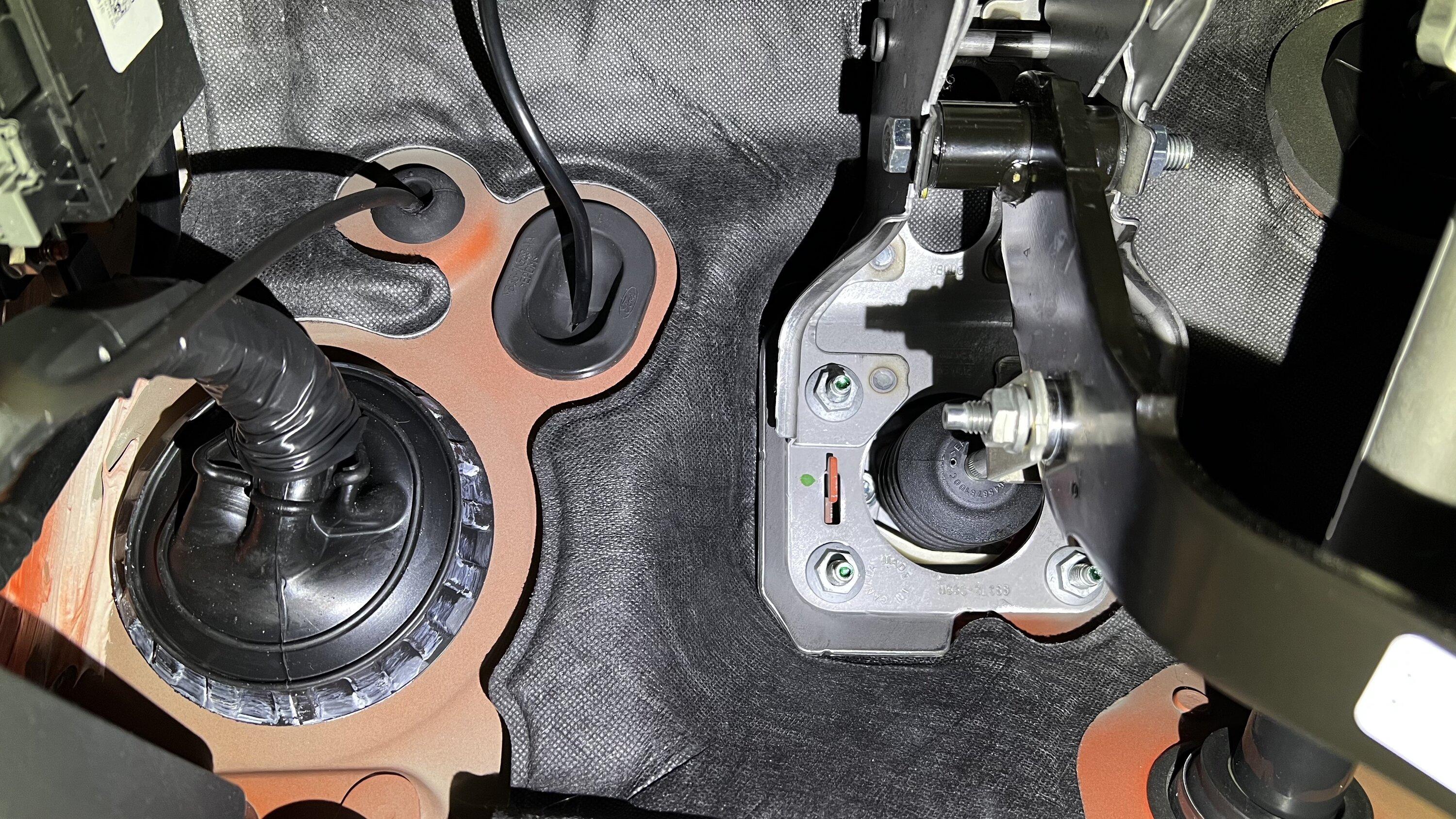 Ford Bronco Very Clean Midland MXT575 GMRS Radio Install with Mountains2Metal Bracket and 67 Designs Mic Mount IMG_2069