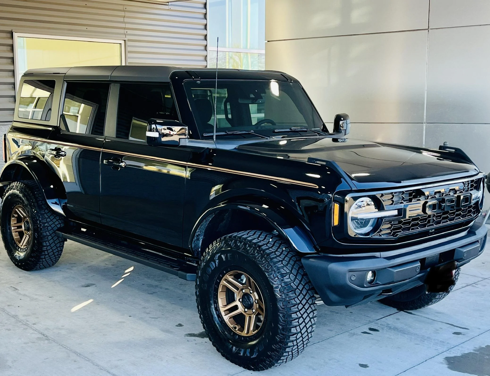 Ford Bronco SHADOW BLACK Bronco Club C6013D48-4367-4796-BD50-D65BF05D843F