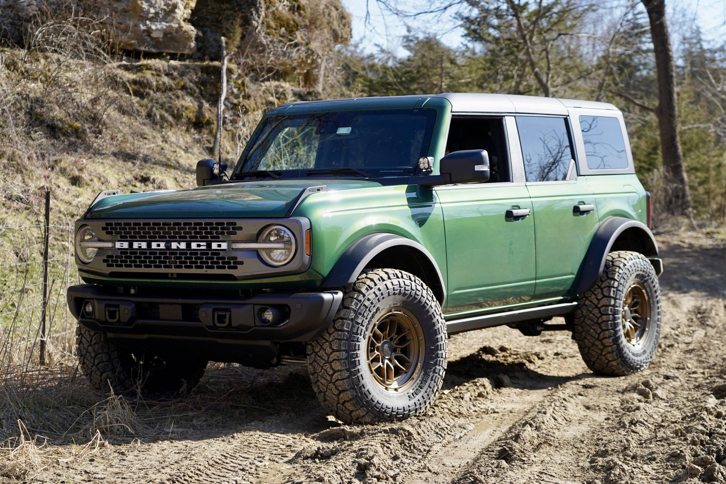 Ford Bronco ERUPTION GREEN Bronco Club BC1BEC30-58DD-4A19-AD99-7BF8E0516C8C