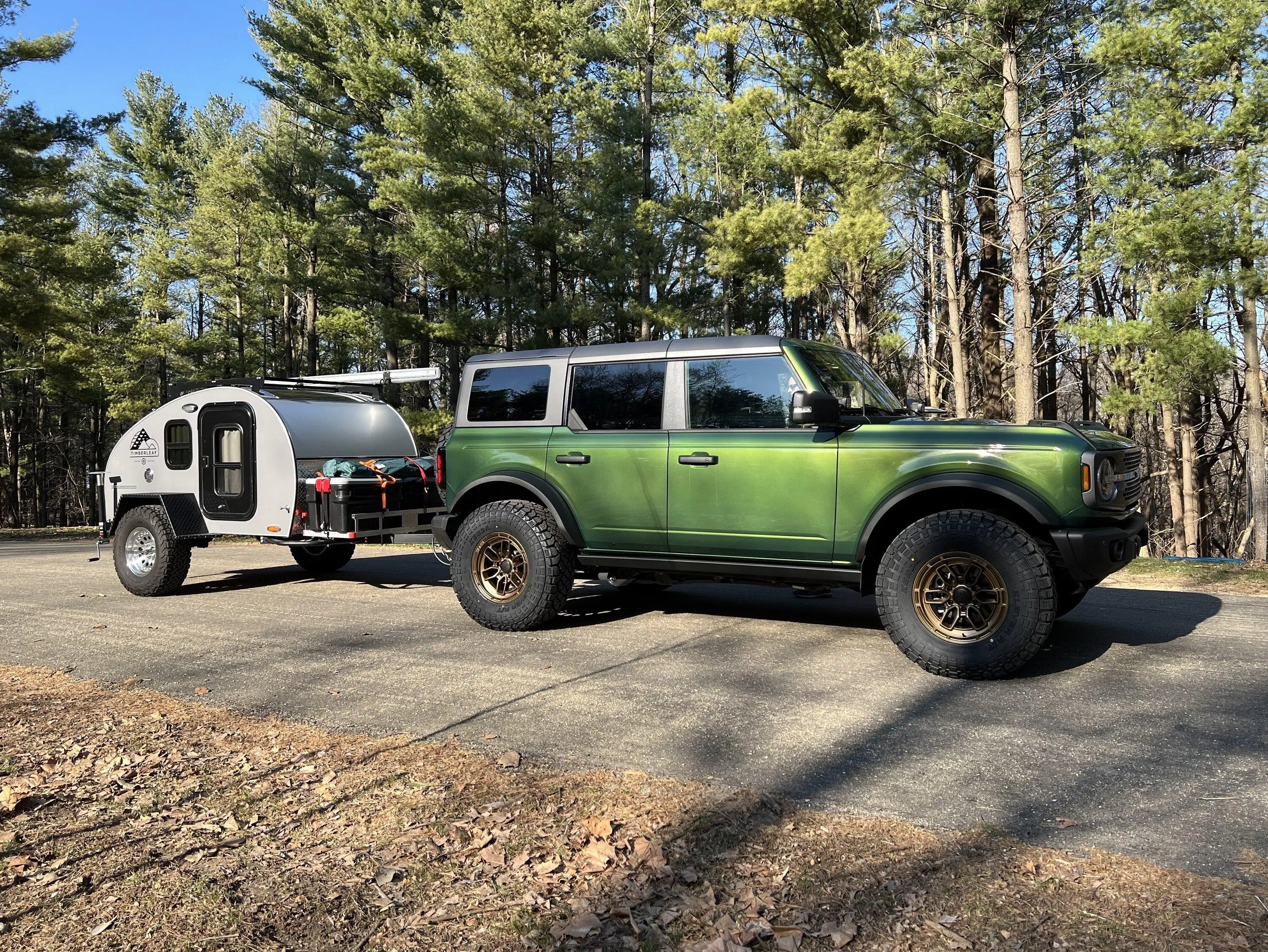 Ford Bronco ERUPTION GREEN Bronco Club 4E8C3D9B-8DC9-402E-BF27-DD032B5BE72B