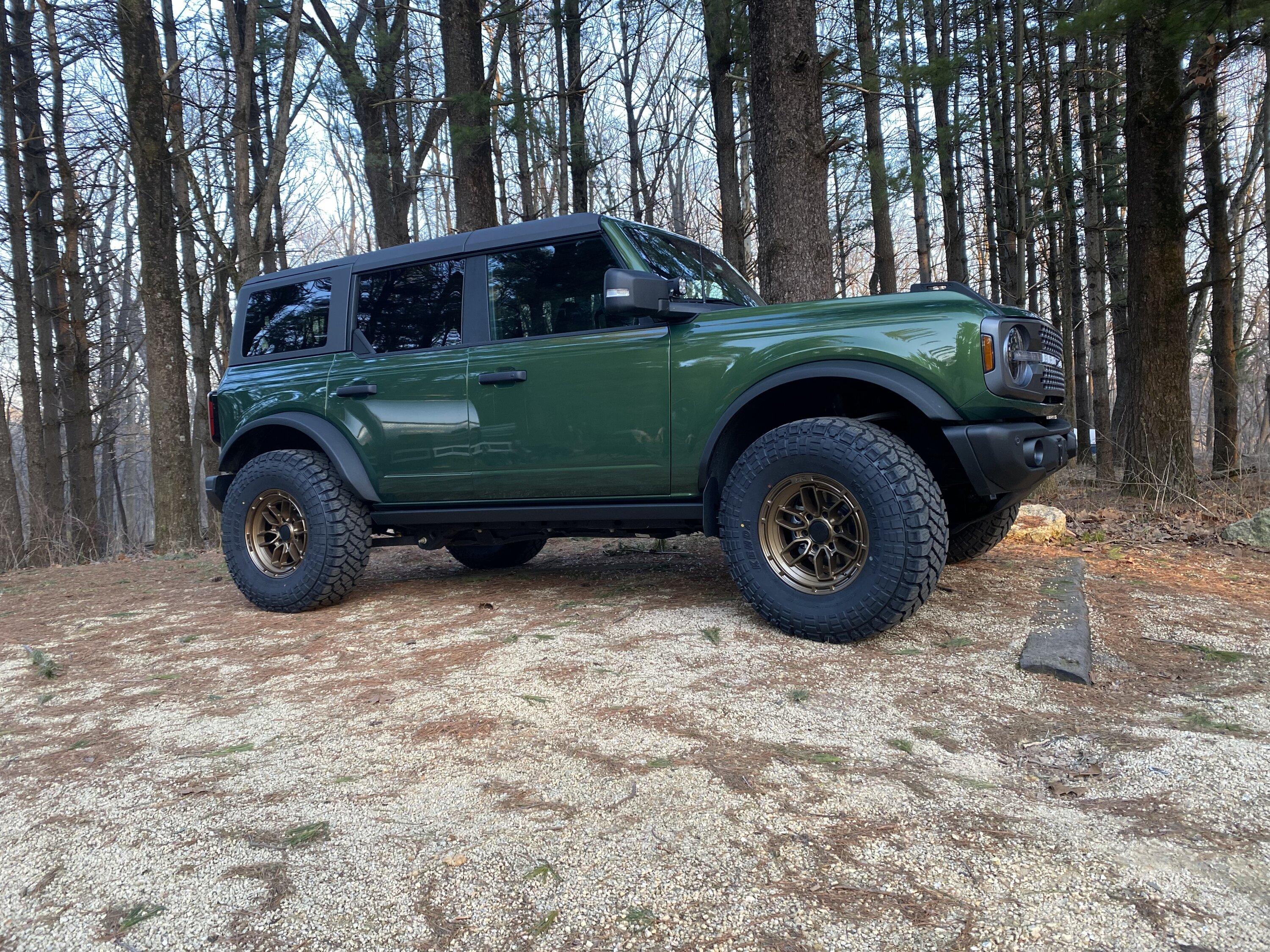 Ford Bronco ERUPTION GREEN Bronco Club A7577F87-9E95-49BC-9B75-2A4C7472CF33