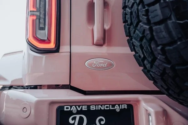 Ford Bronco PINK Bronco Wildtrak for $100K! 😳 15