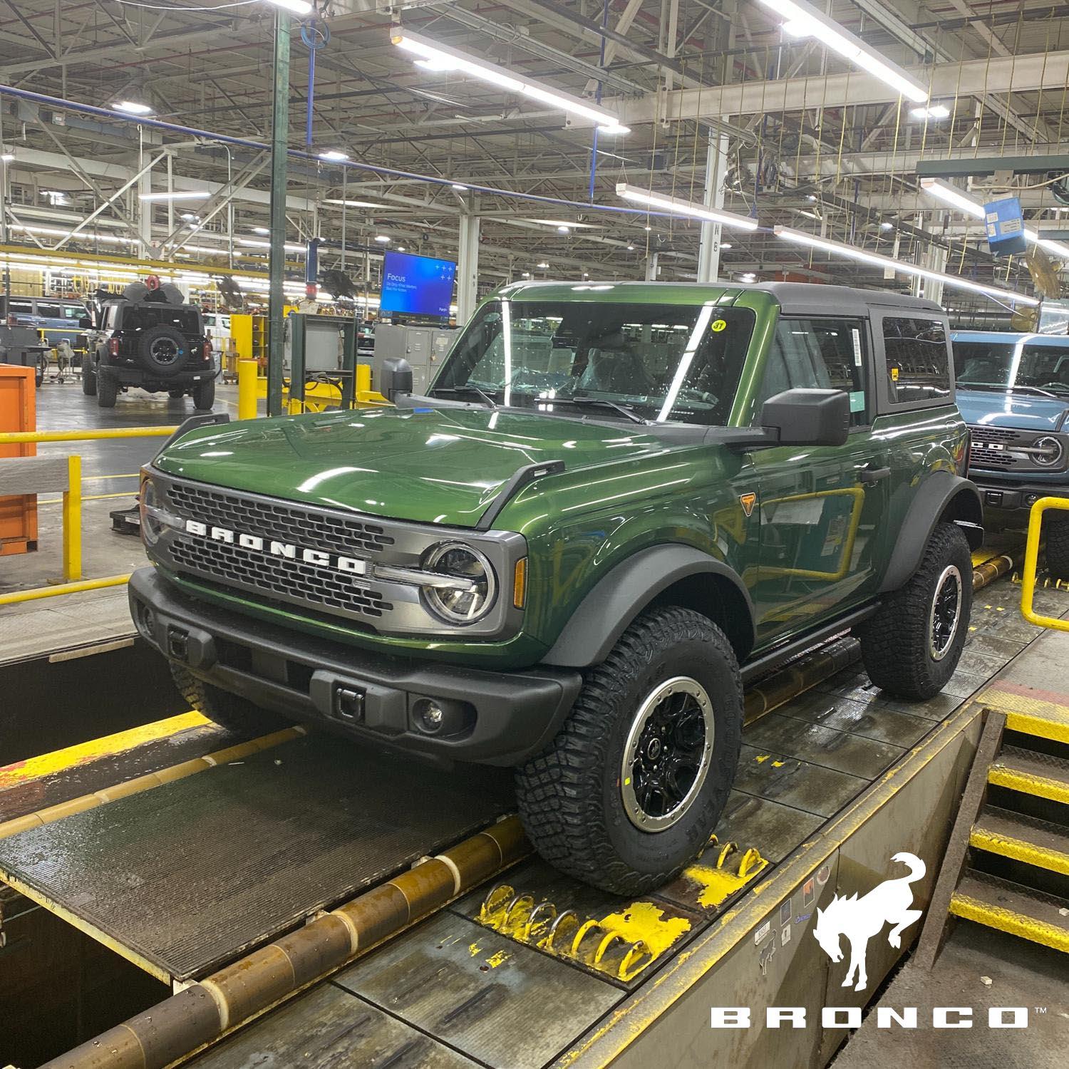Ford Bronco ERUPTION GREEN Bronco Club image (1)