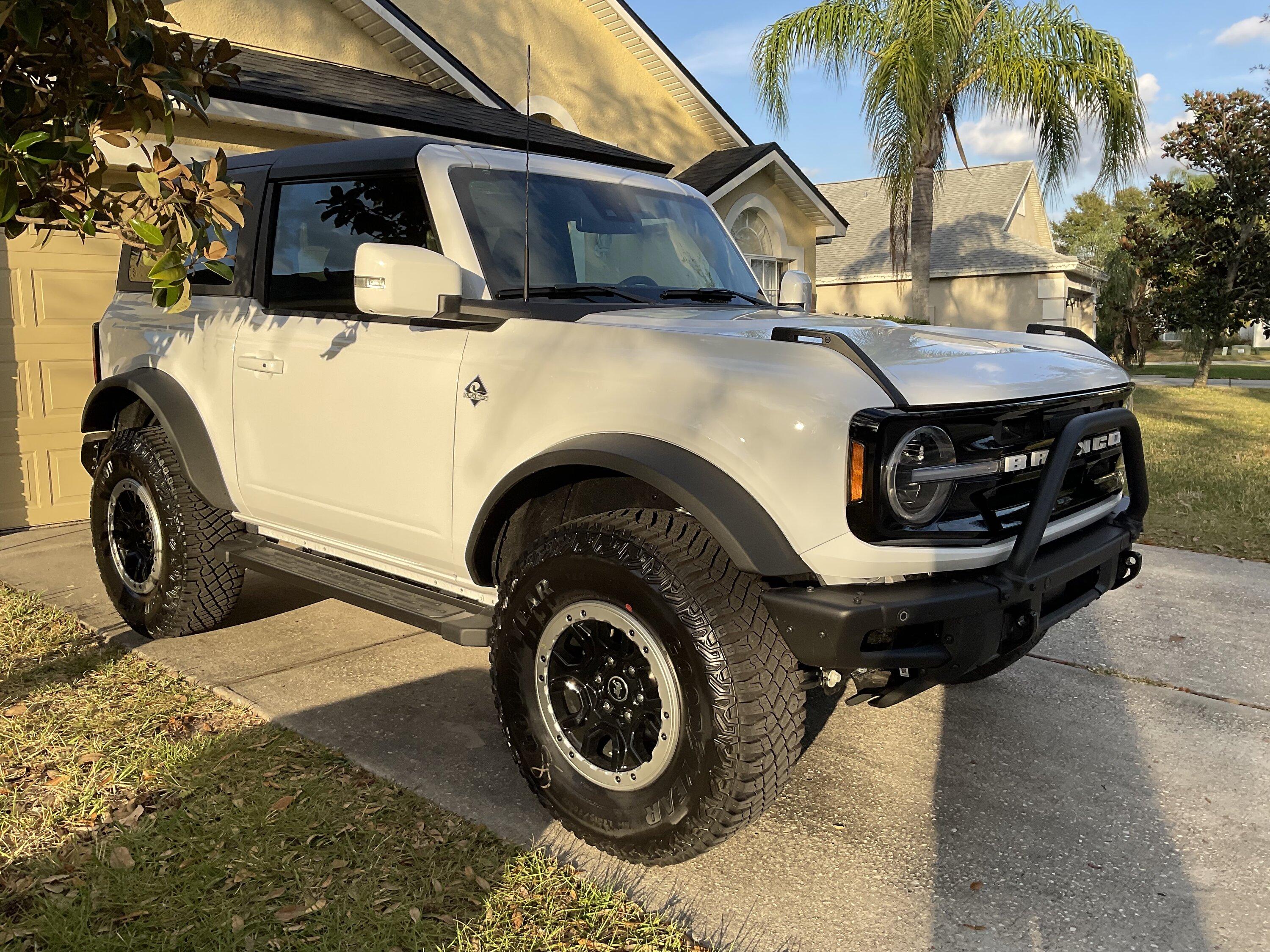 Ford Bronco Bronco Team 2 door. 5C117C28-0FD5-4A49-955B-35EA0FAF1BF7