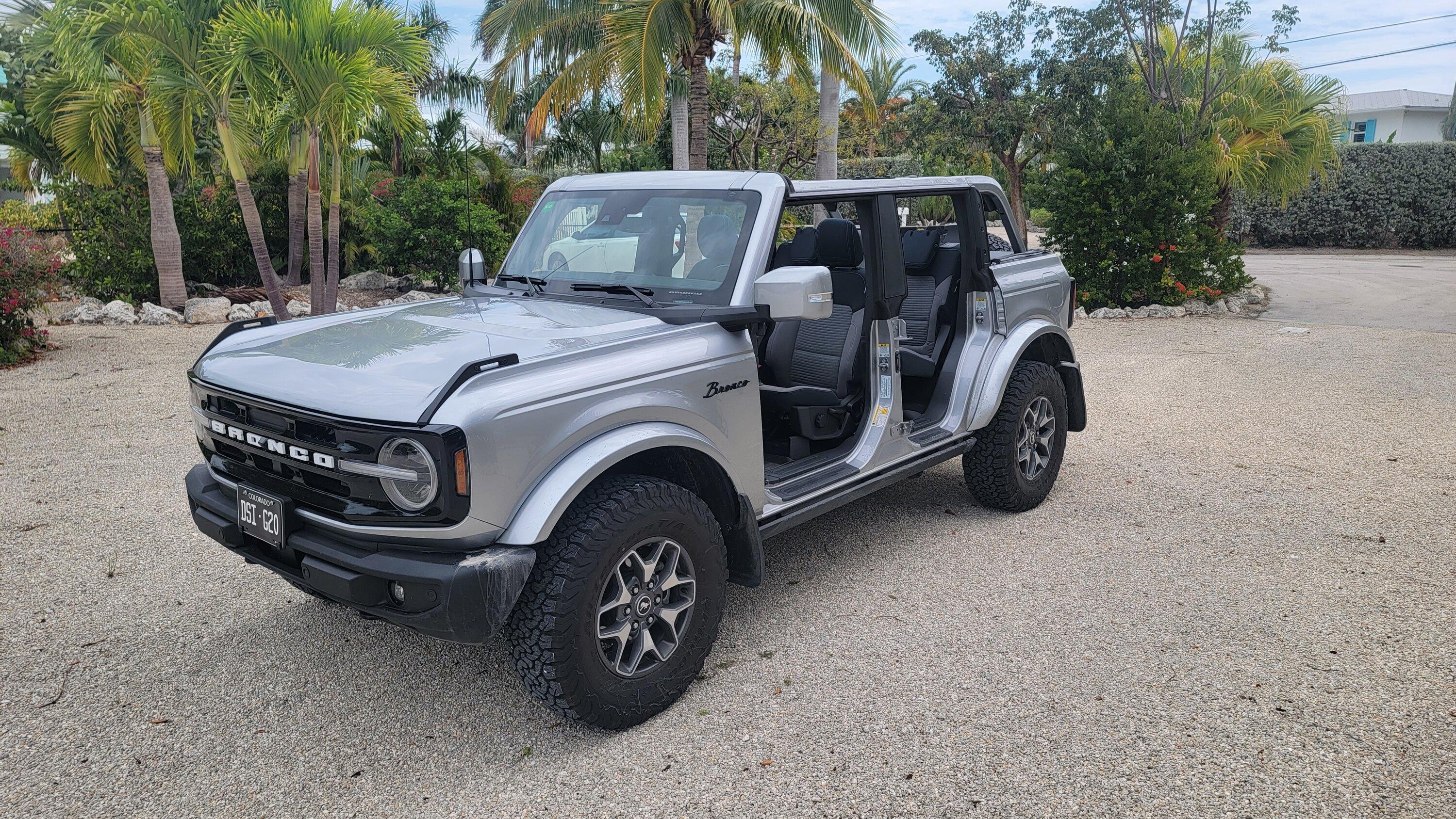 Ford Bronco ICONIC SILVER Bronco Club 20230413_124421