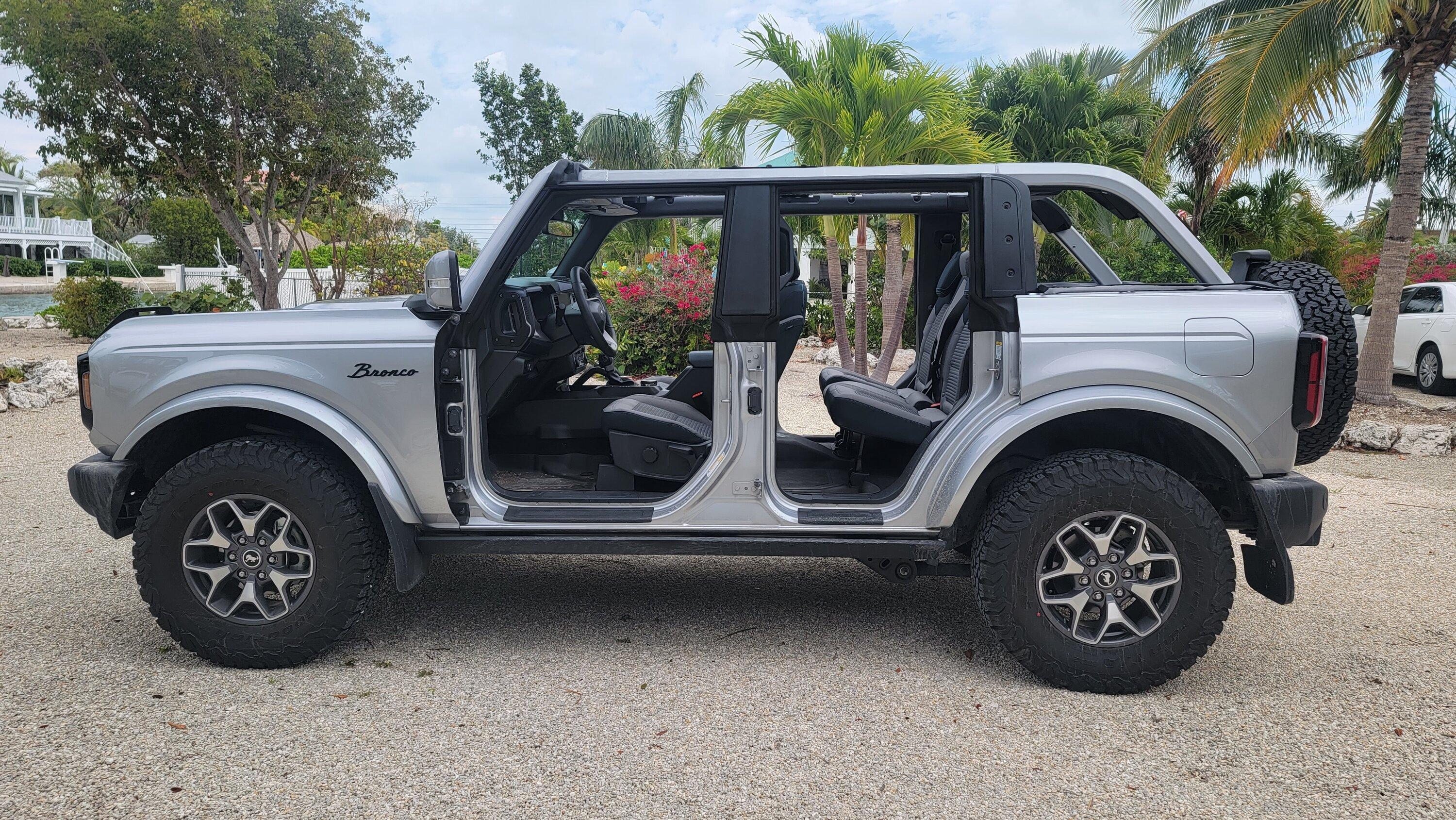 Ford Bronco ICONIC SILVER Bronco Club 20230413_124414