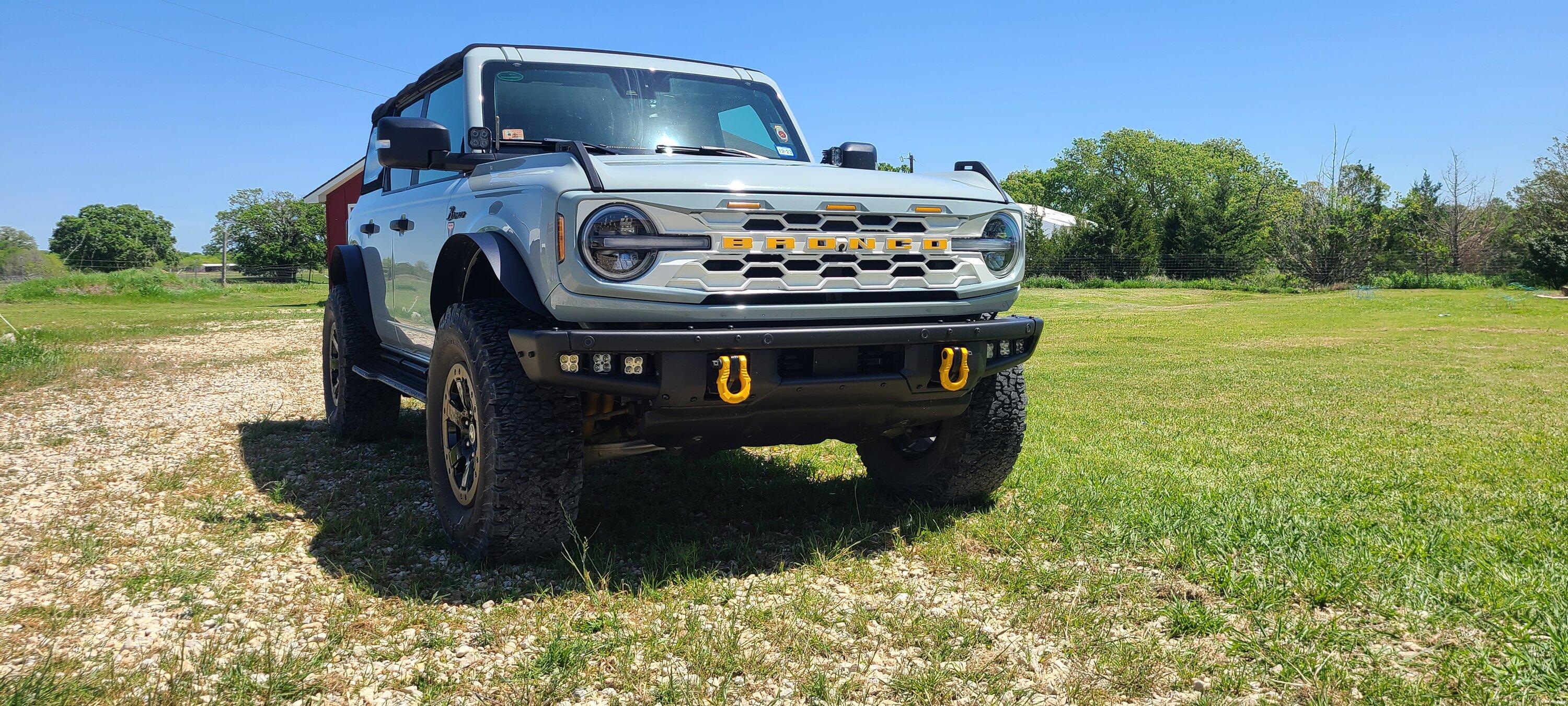 Ford Bronco CACTUS GRAY Bronco Club 20230417_123805